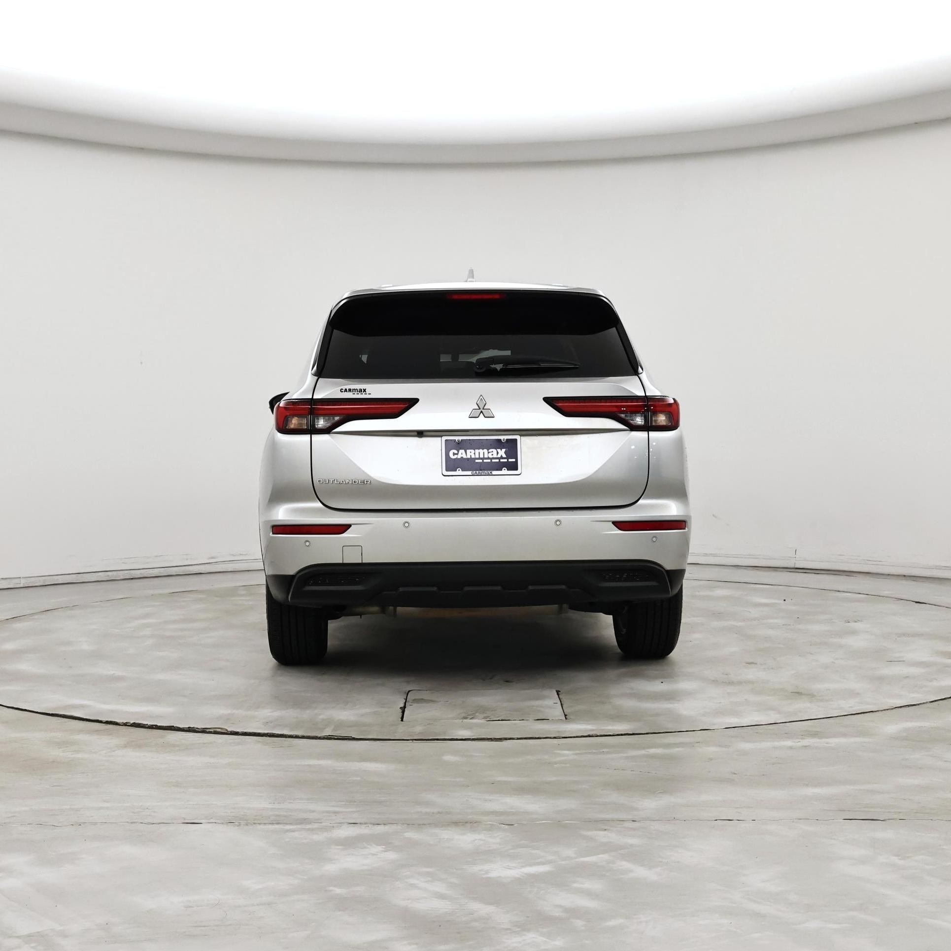 Thumbnail: 2023 Mitsubishi Outlander - 6