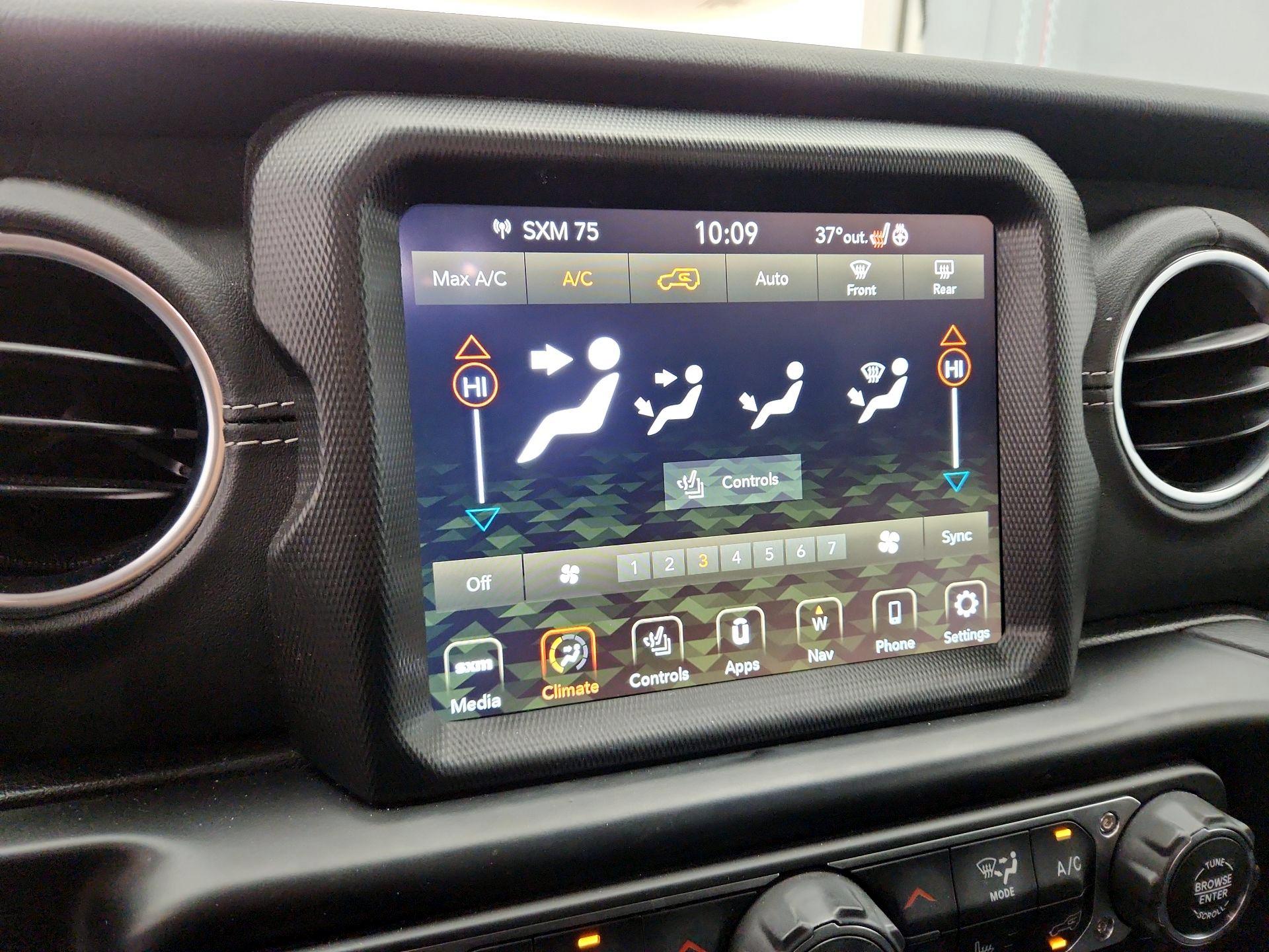 Thumbnail: 2021 Jeep Wrangler - 17