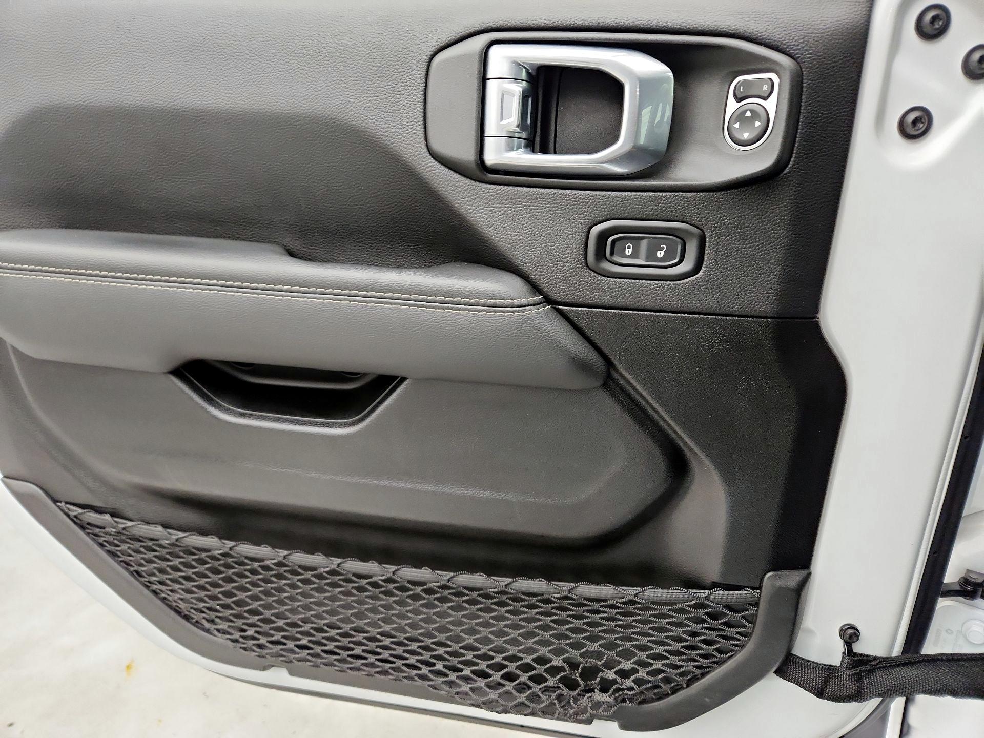 Thumbnail: 2022 Jeep Wrangler - 12