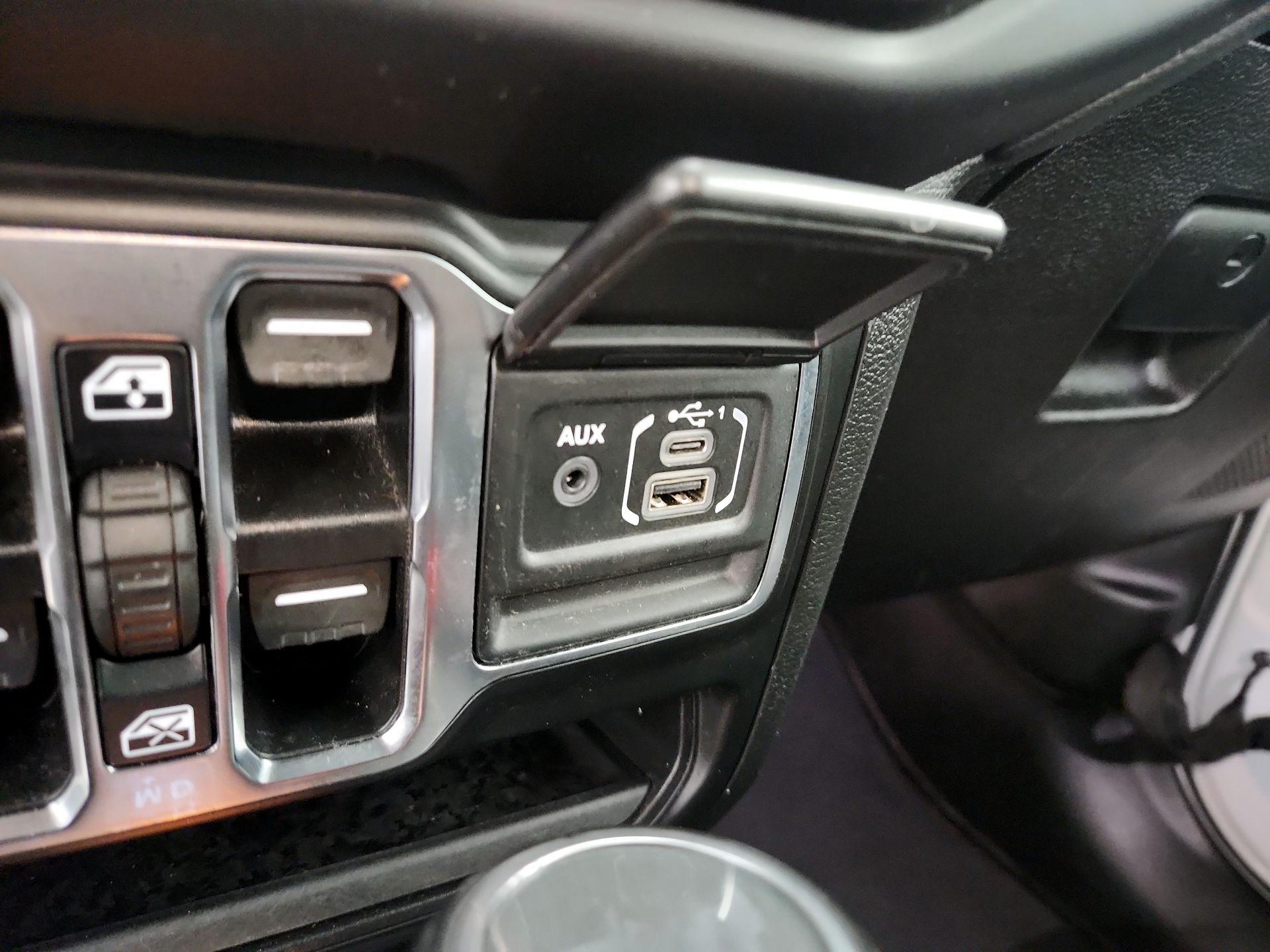 Thumbnail: 2022 Jeep Wrangler - 19