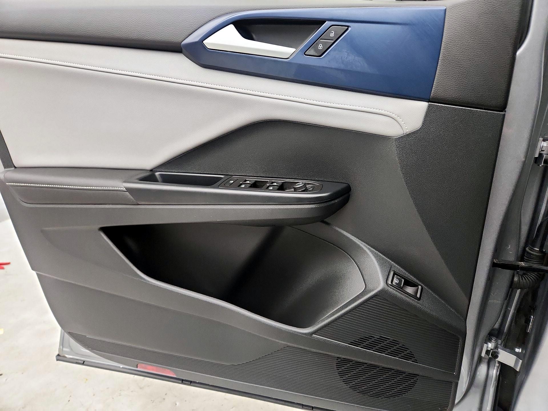 Thumbnail: 2024 Volkswagen Taos - 12