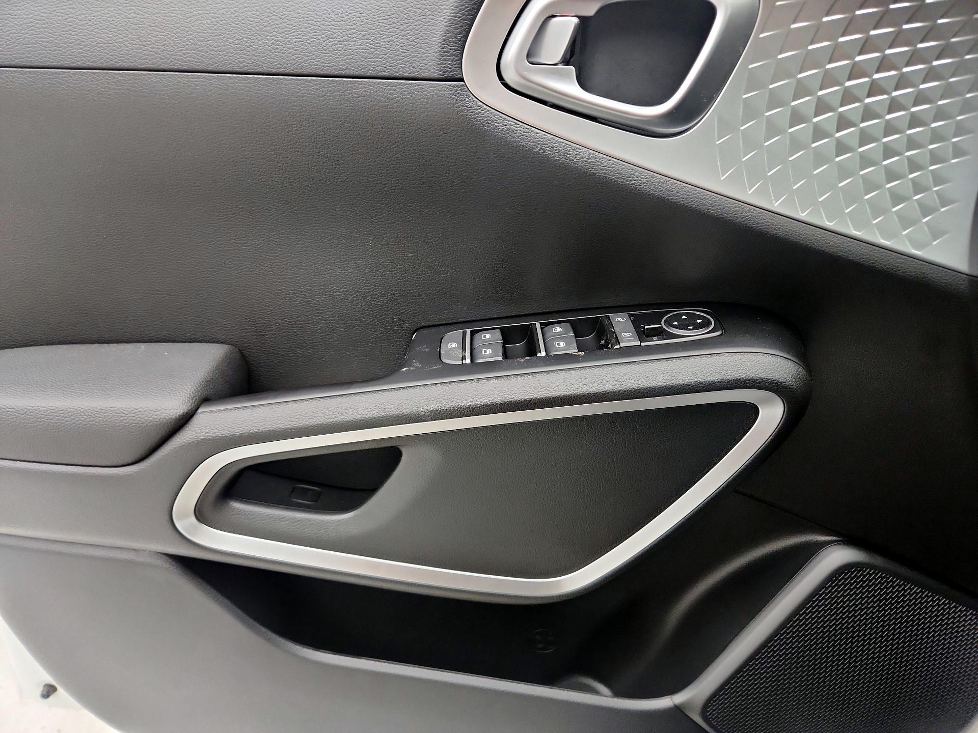 Thumbnail: 2023 Kia Soul - 12