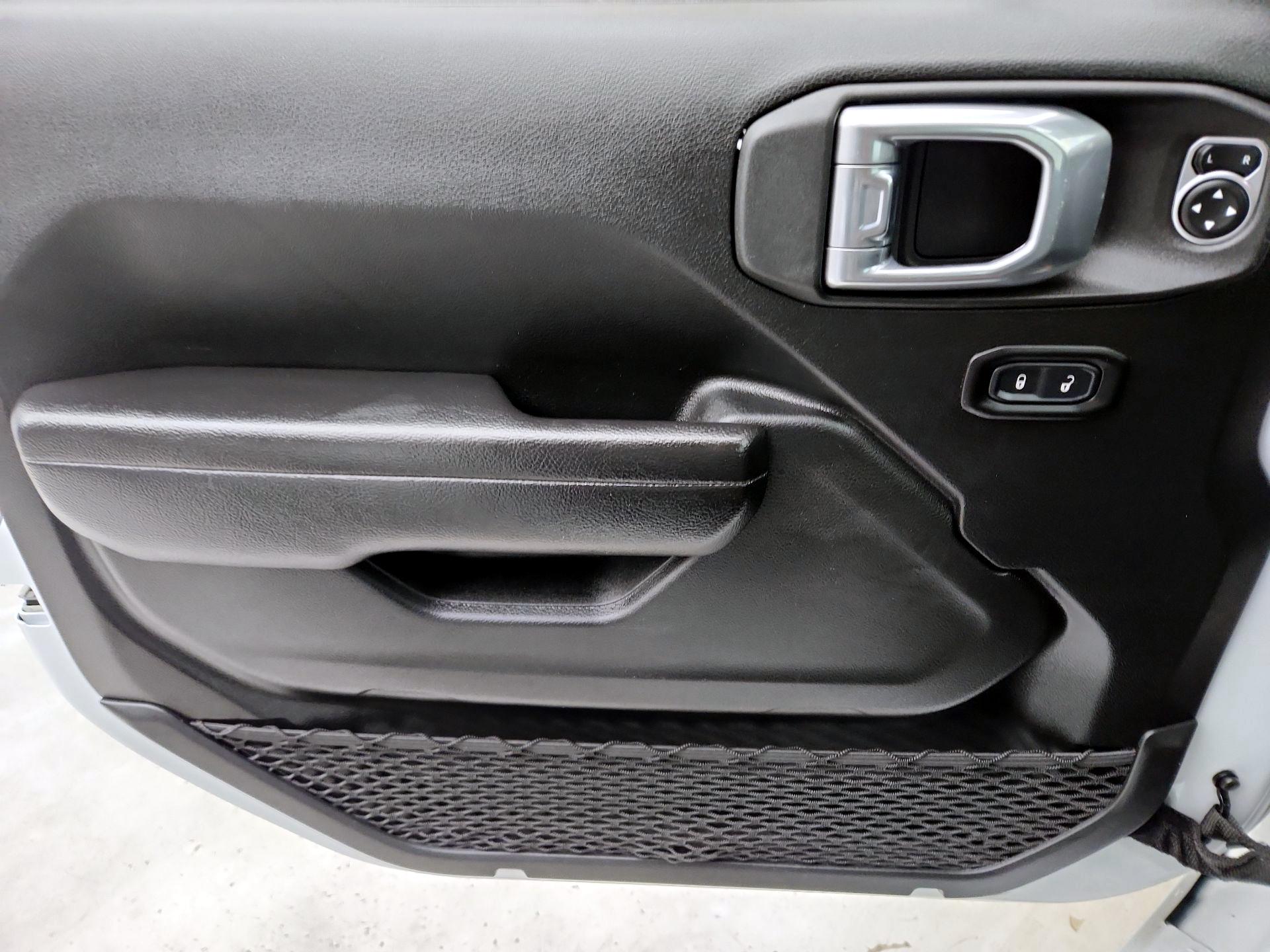 Thumbnail: 2022 Jeep Wrangler - 12