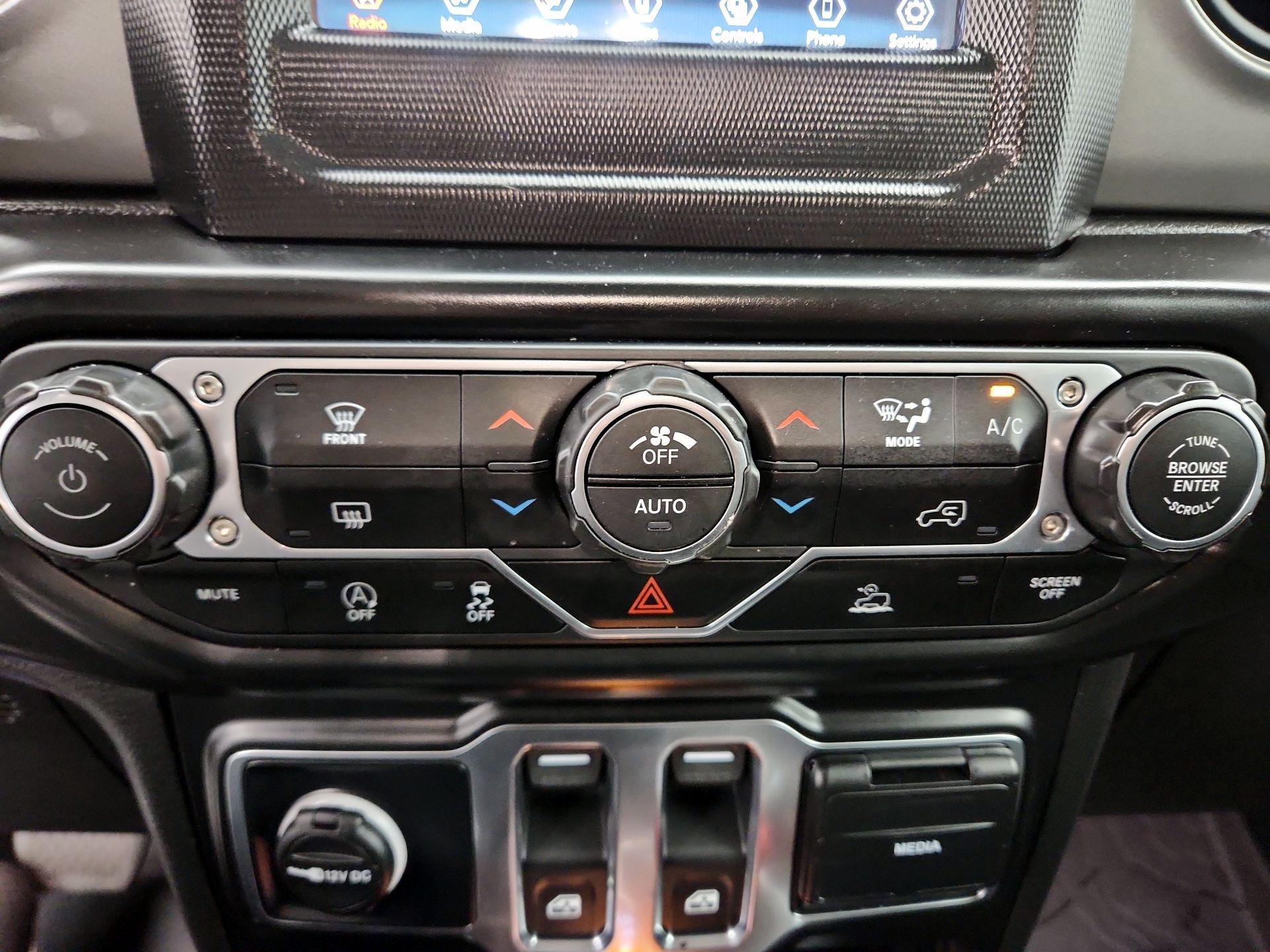 Thumbnail: 2022 Jeep Wrangler - 16