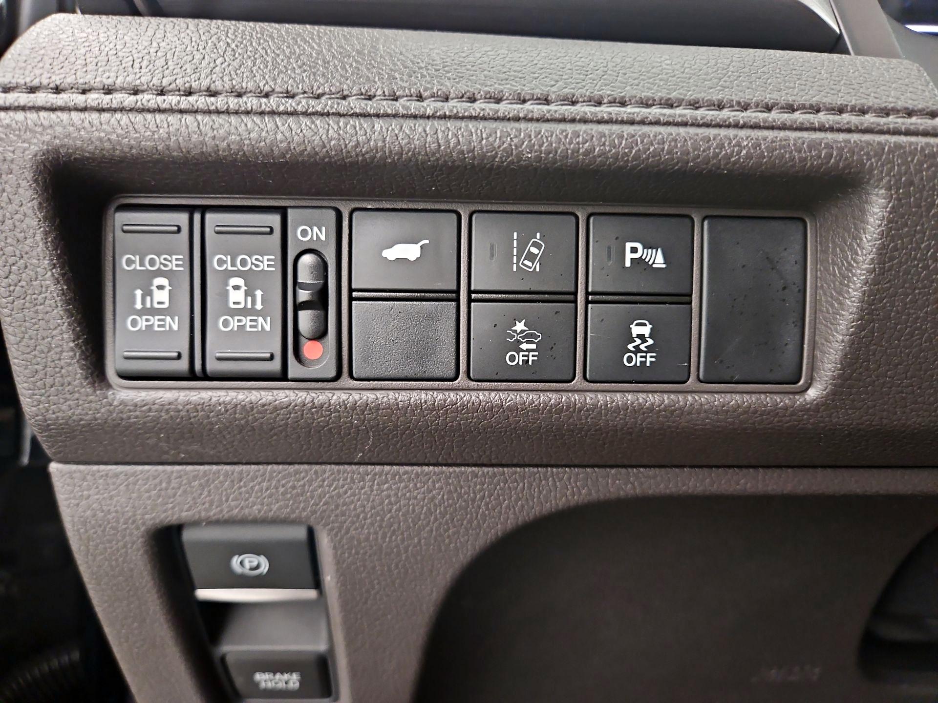 Thumbnail: 2018 Honda Odyssey - 13