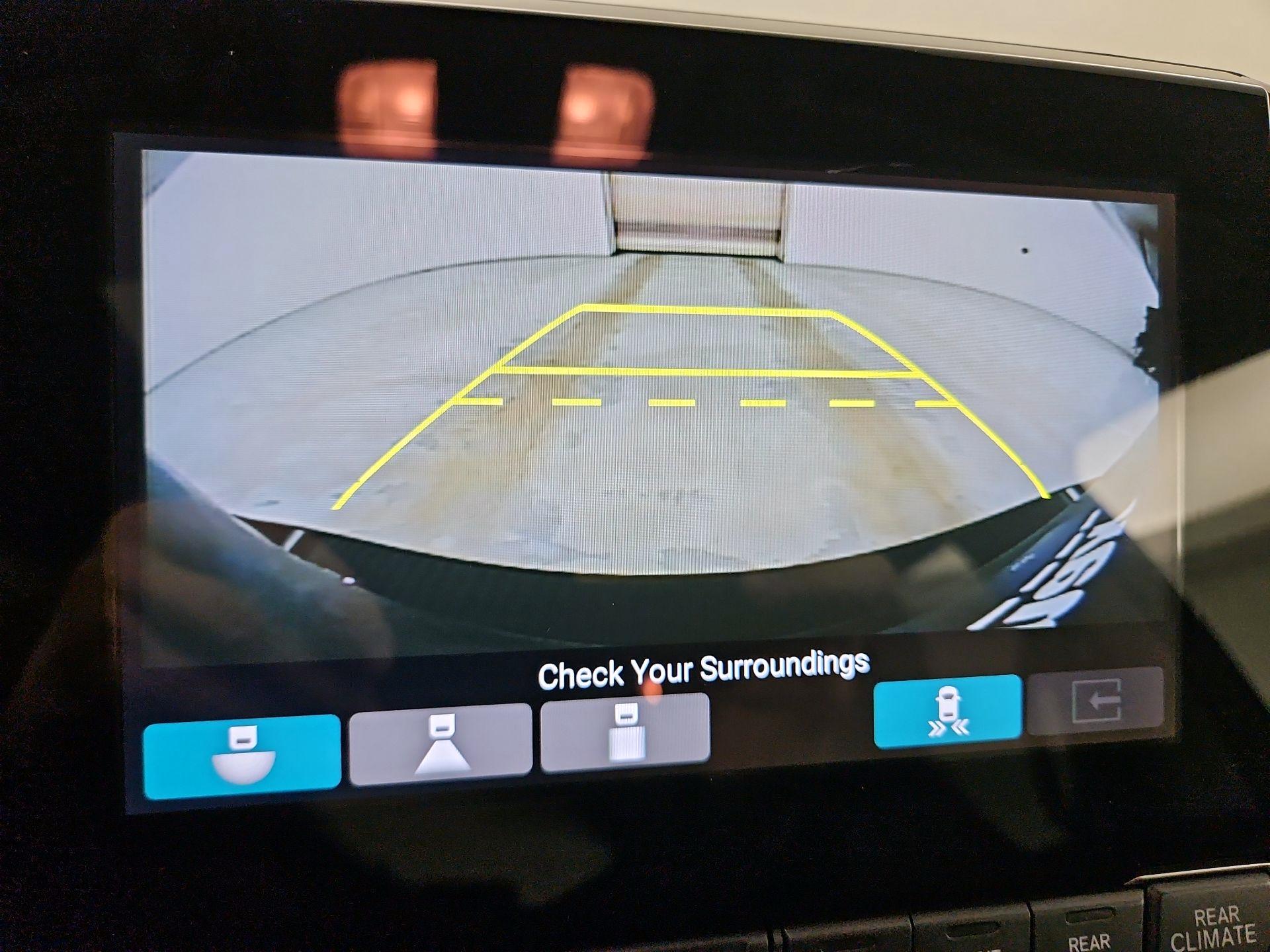 Thumbnail: 2018 Honda Odyssey - 14