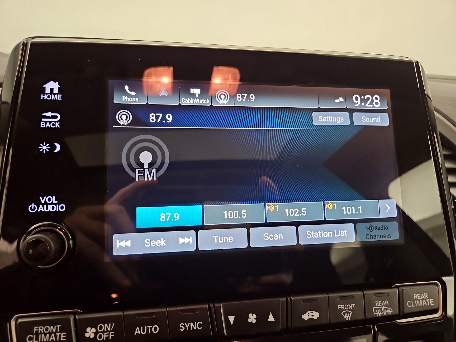 Thumbnail: 2018 Honda Odyssey - 15