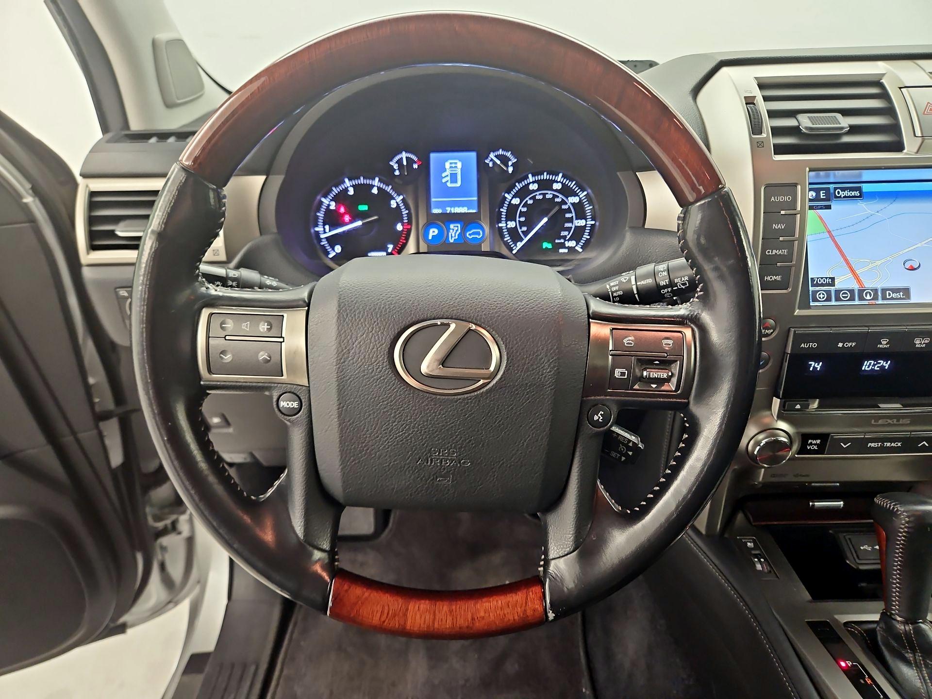 Thumbnail: 2016 Lexus GX - 10