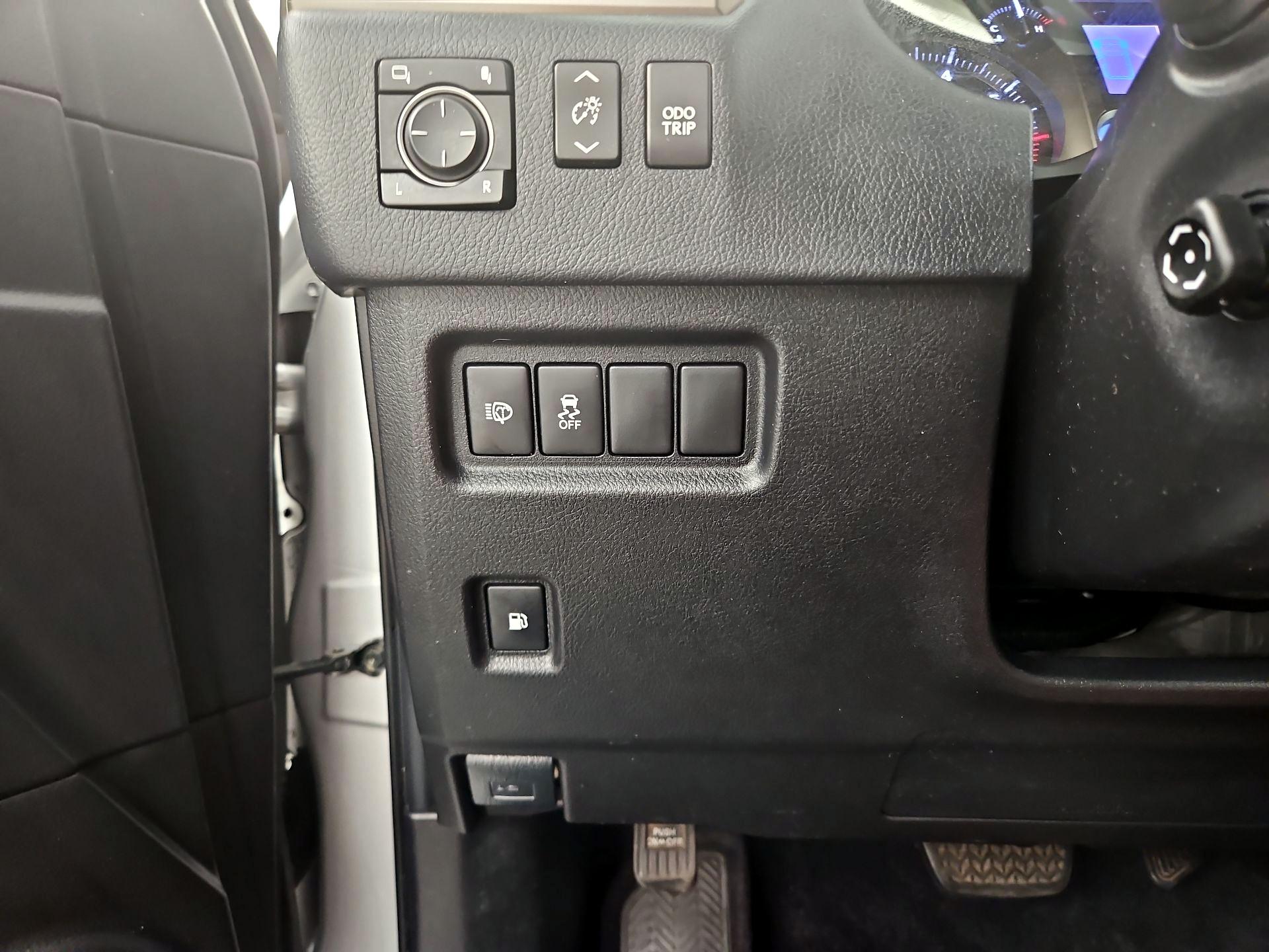 Thumbnail: 2016 Lexus GX - 13