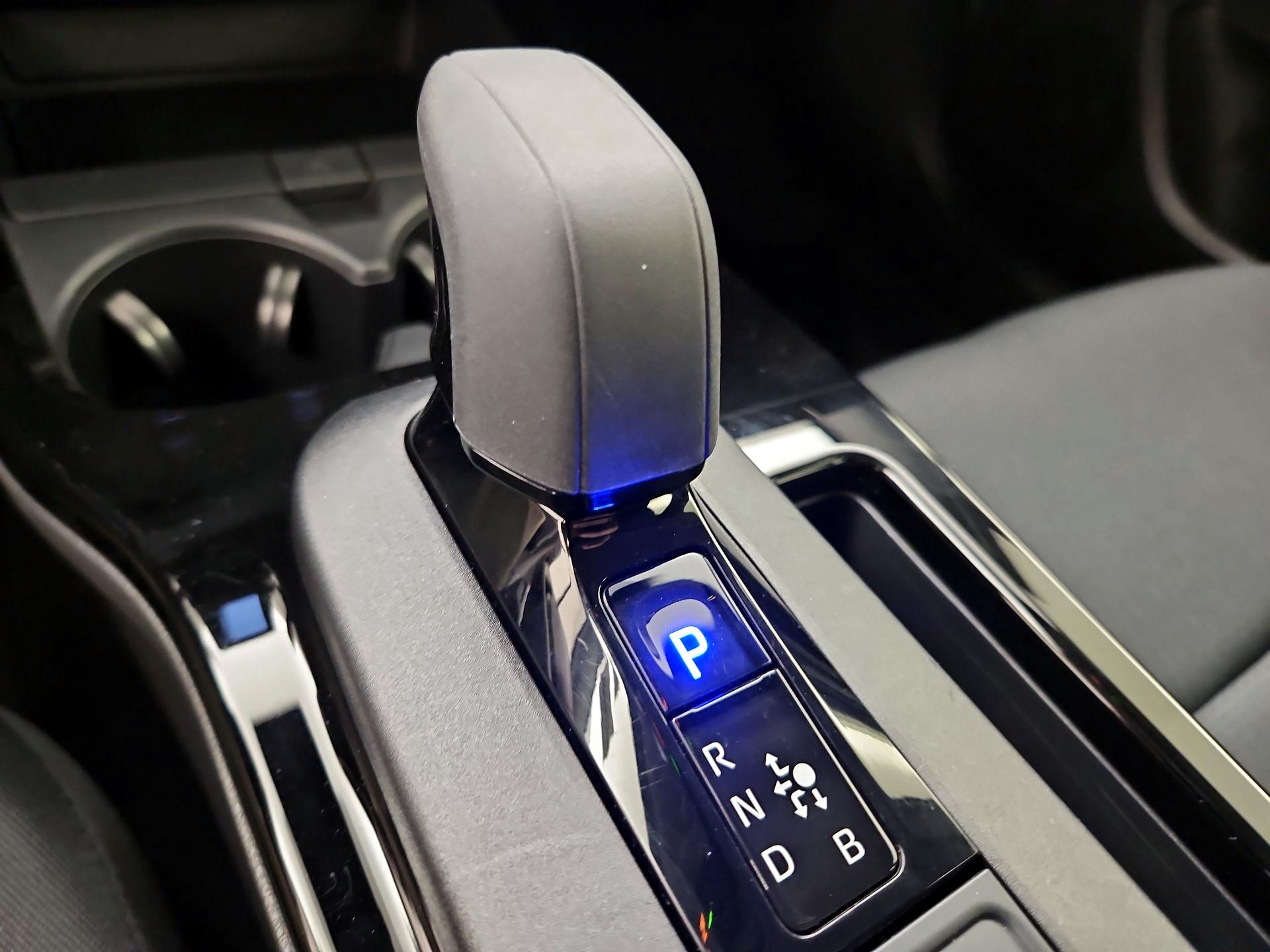 Thumbnail: 2024 Toyota Prius - 17