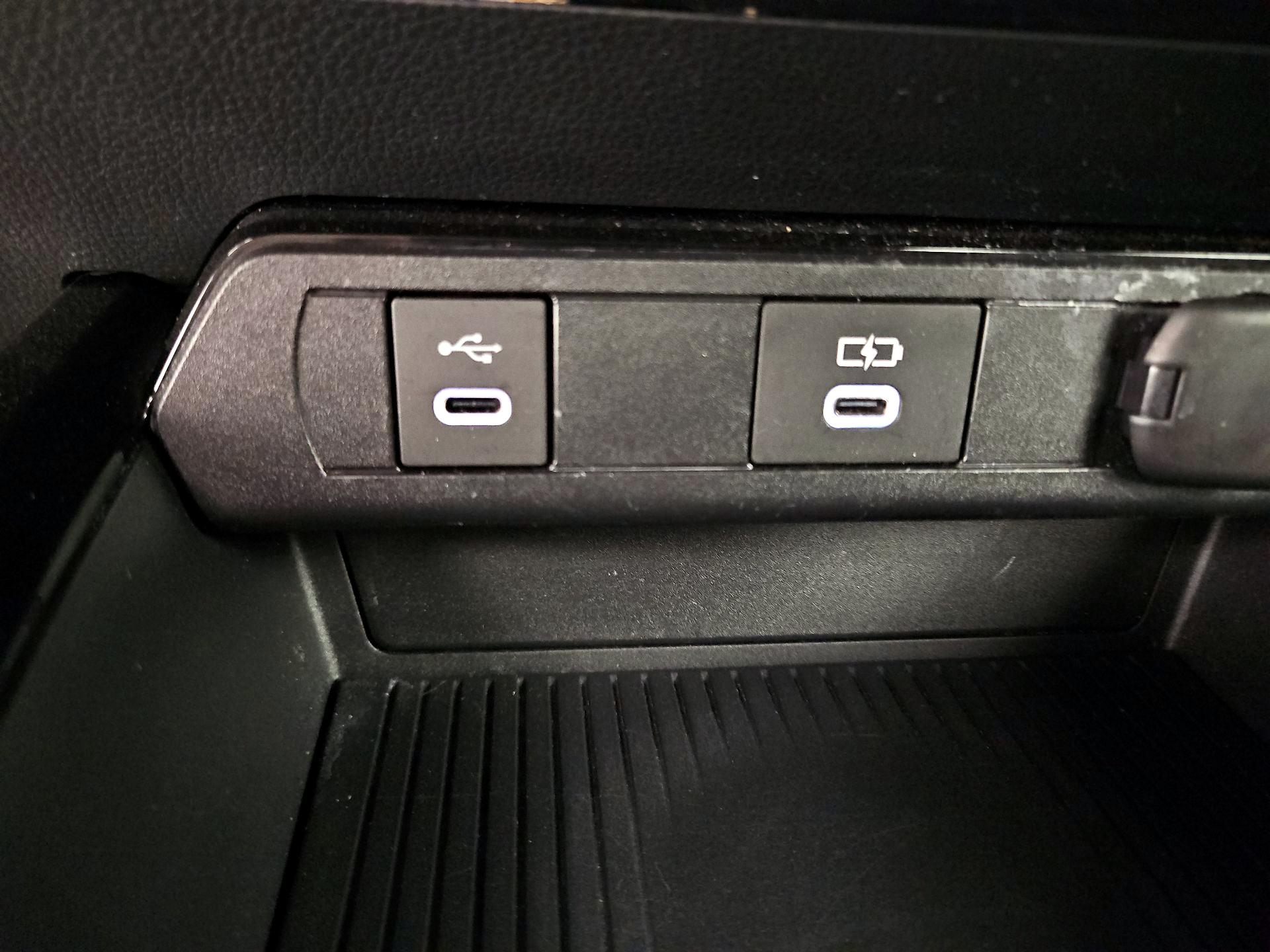 Thumbnail: 2024 Toyota Prius - 18