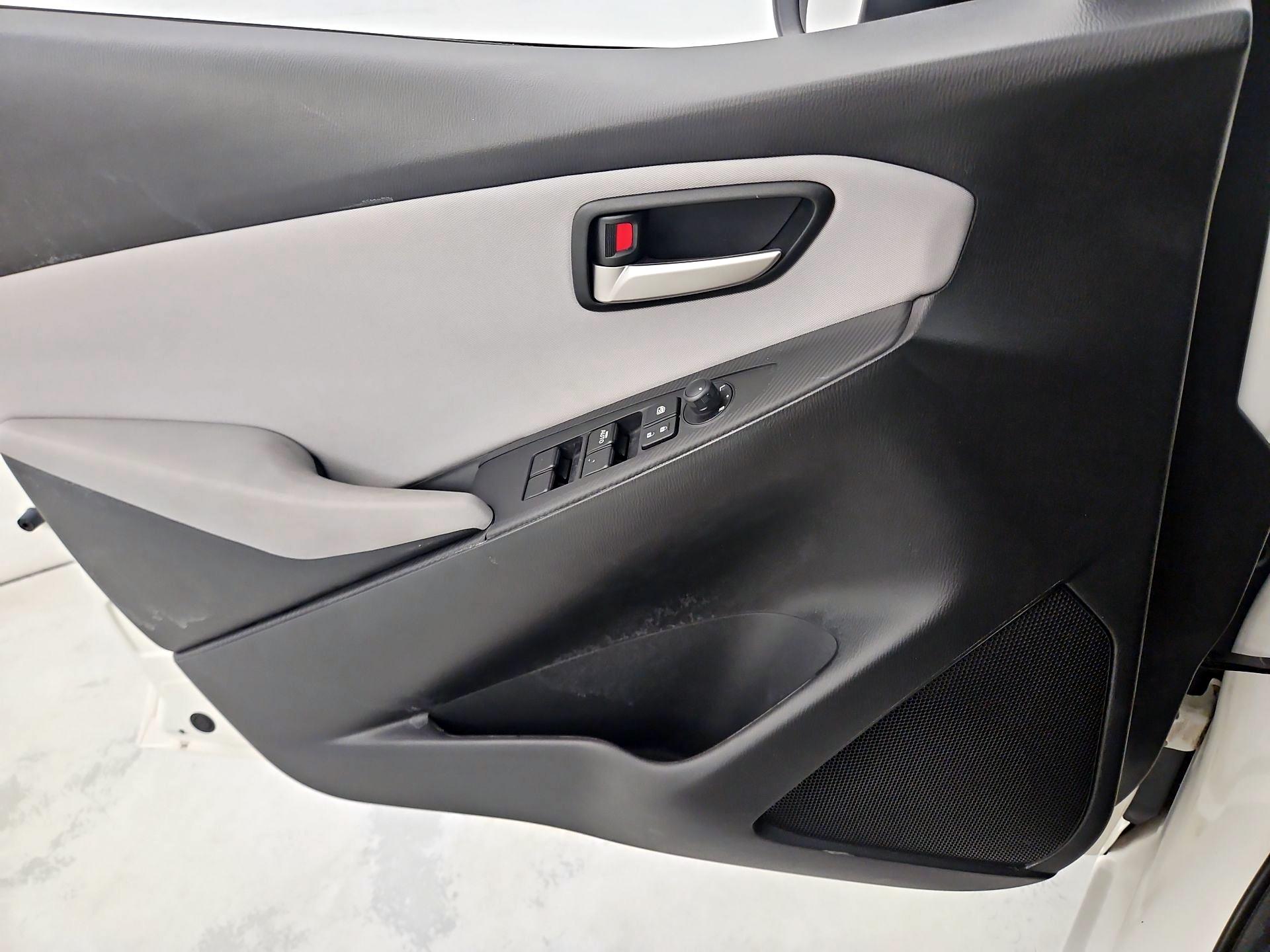 Thumbnail: 2020 Toyota Yaris - 12