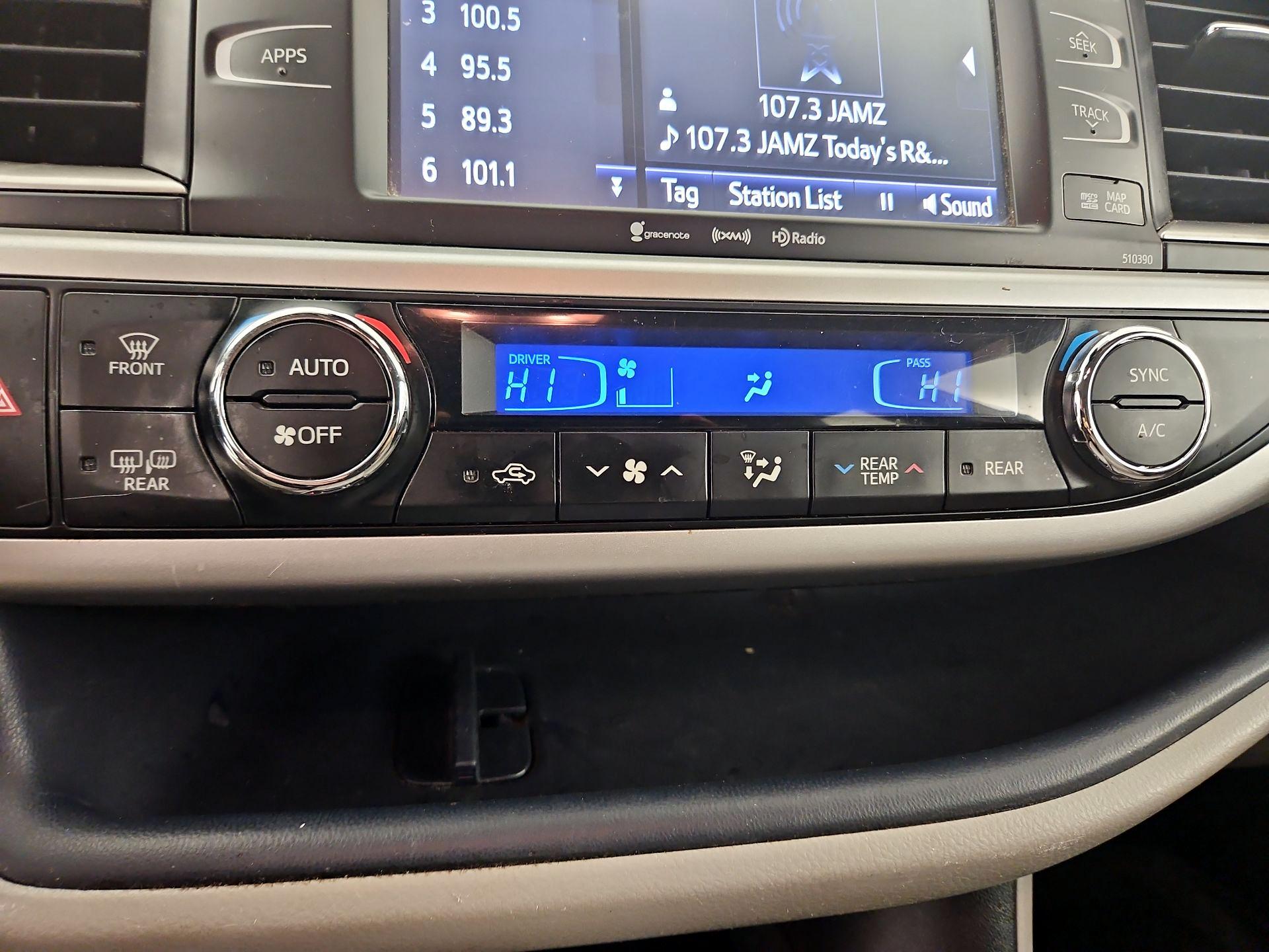 Thumbnail: 2019 Toyota Highlander - 17