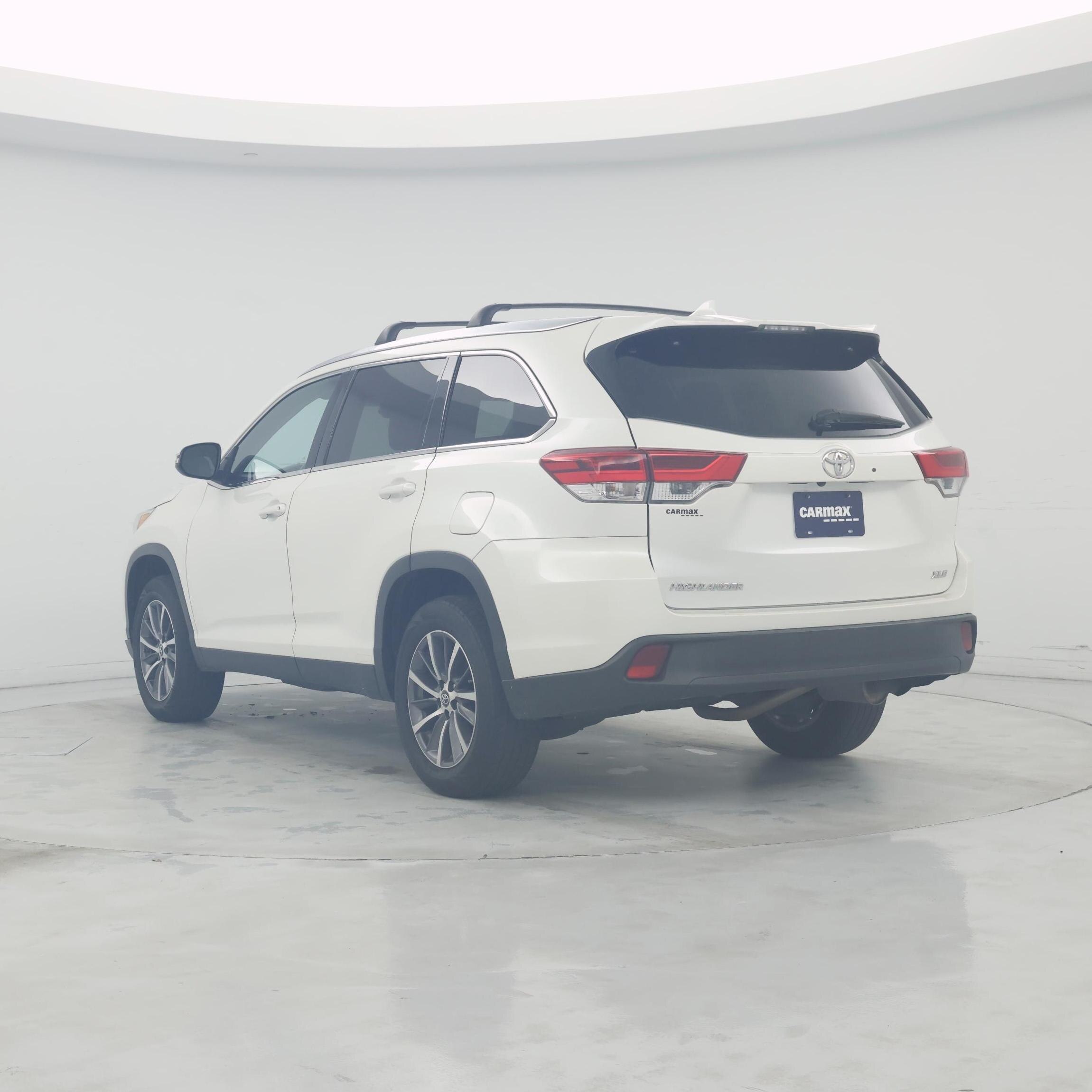 Thumbnail: 2019 Toyota Highlander - 2
