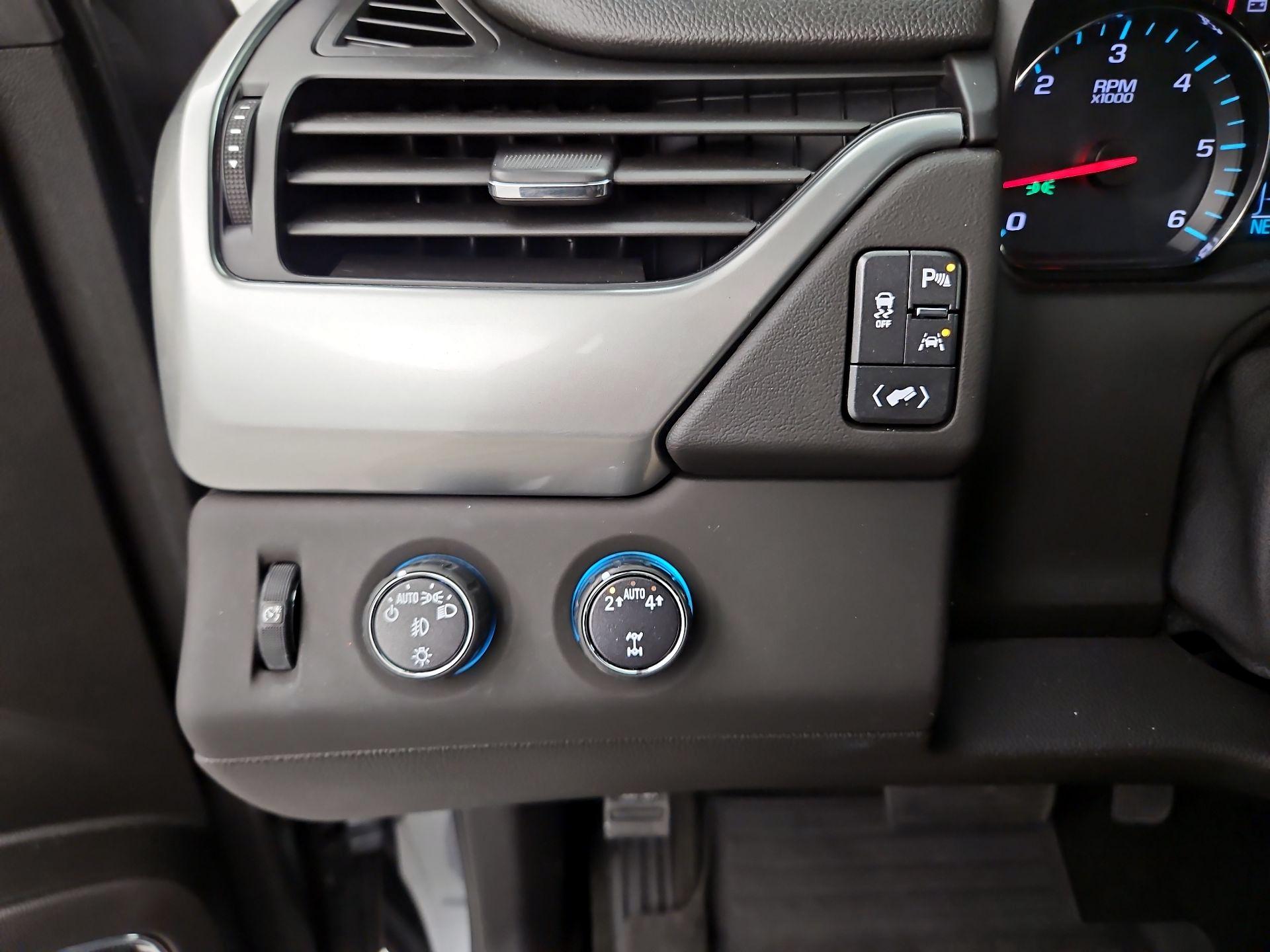 Thumbnail: 2018 Chevrolet Tahoe - 13