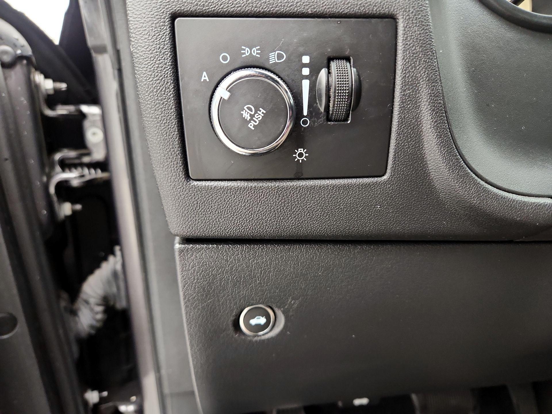 Thumbnail: 2014 Dodge Challenger - 13