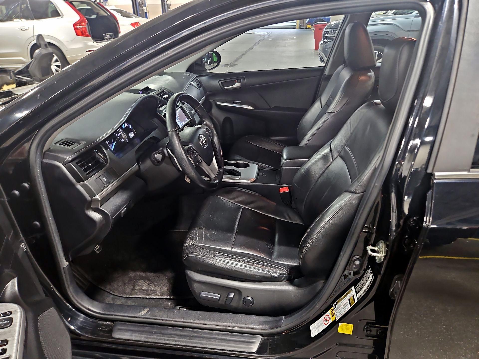 Thumbnail: 2014 Toyota Camry - 9