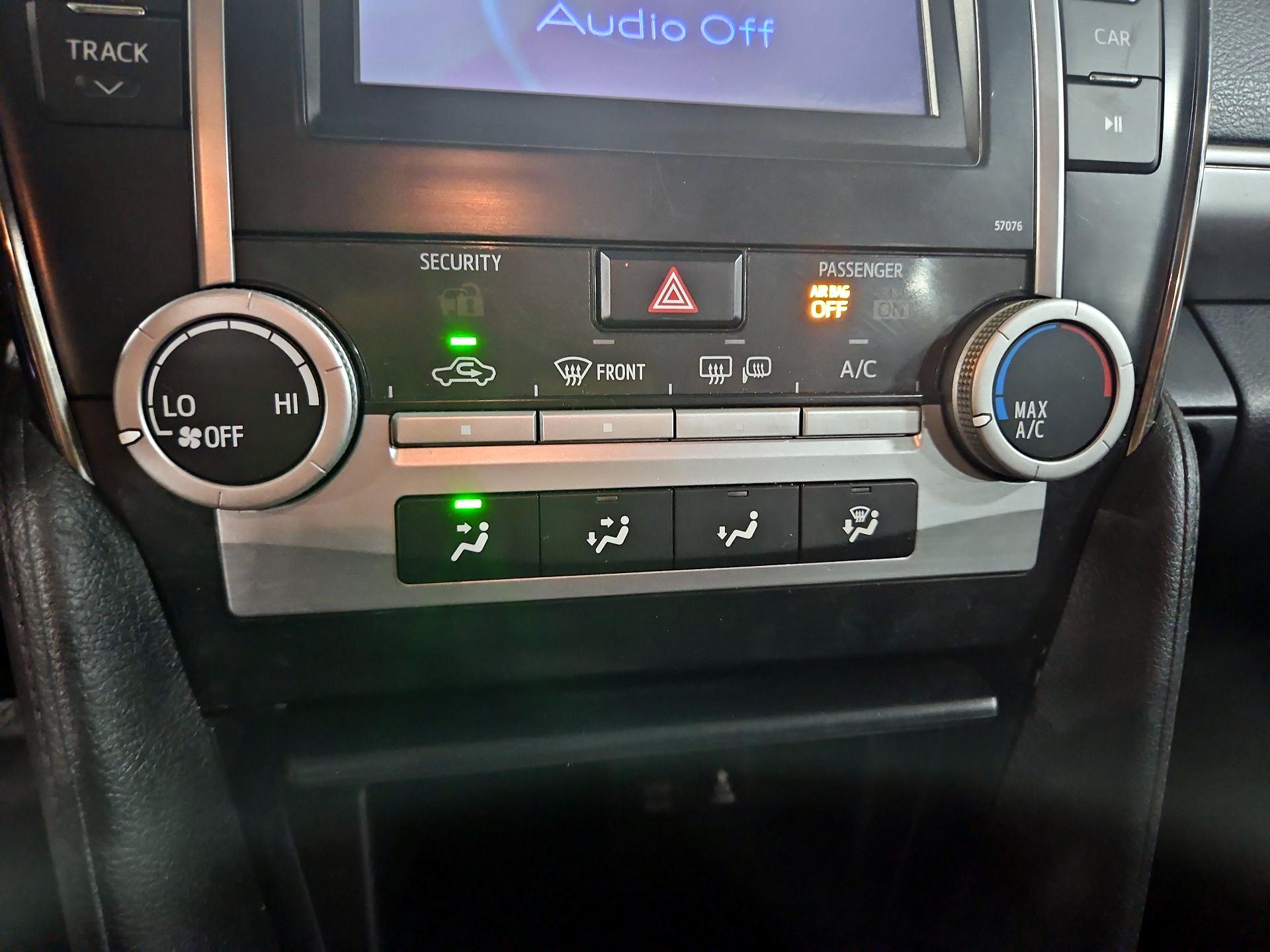 Thumbnail: 2014 Toyota Camry - 12