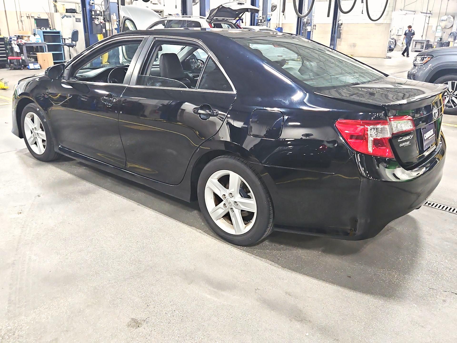 Thumbnail: 2014 Toyota Camry - 7