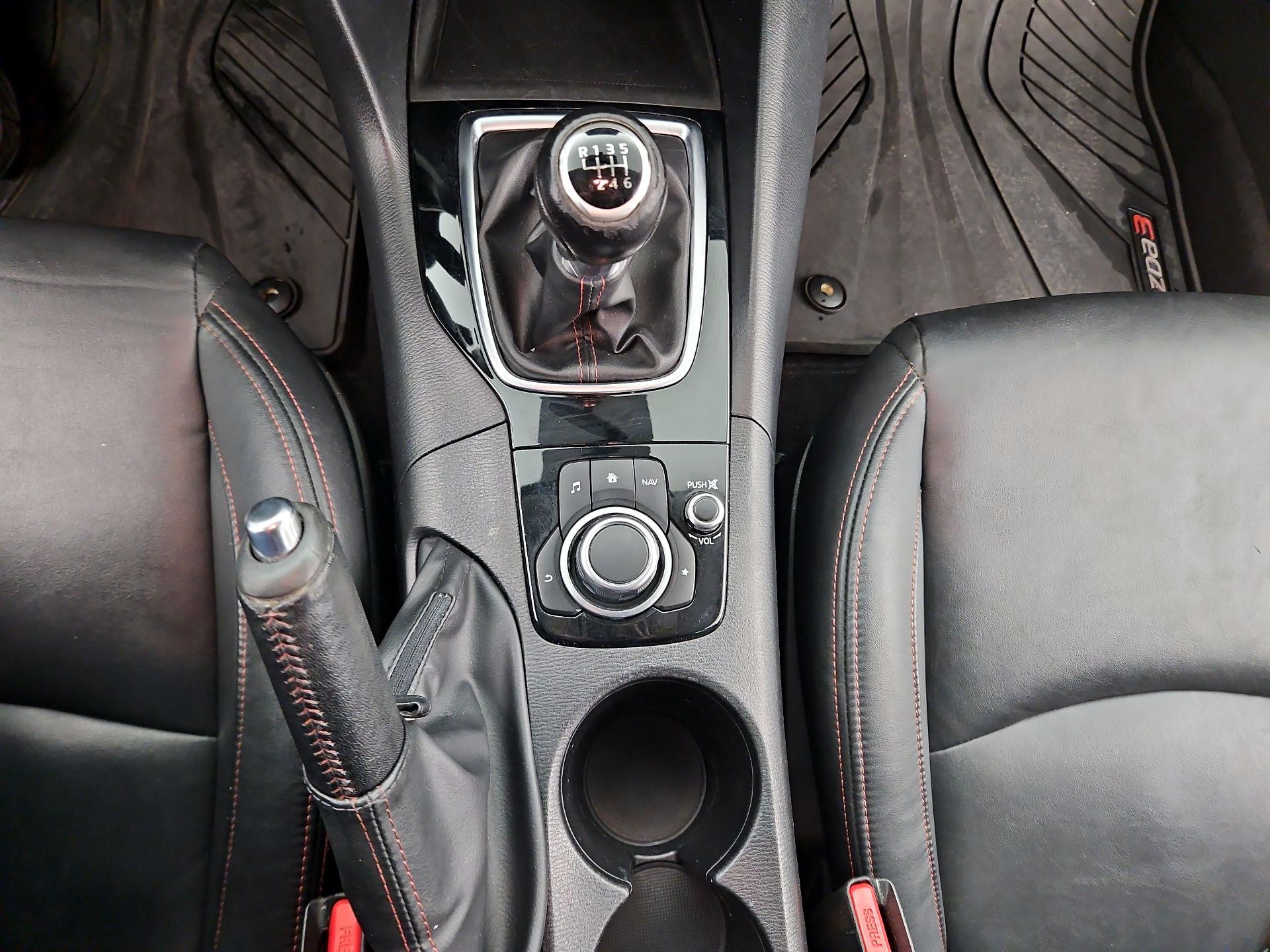 Thumbnail: 2015 Mazda Mazda3 - 18