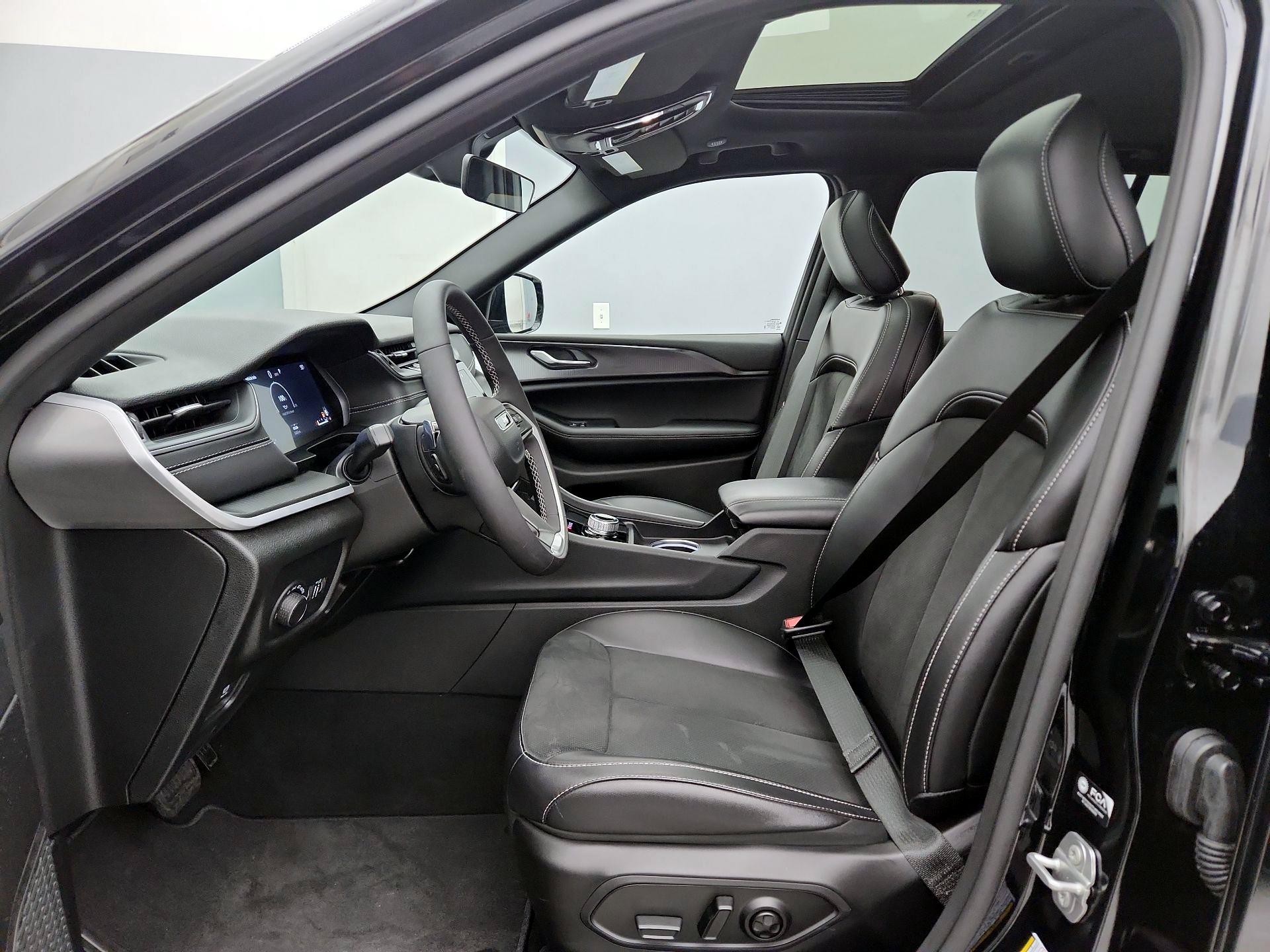 Thumbnail: 2025 Jeep Grand Cherokee - 11