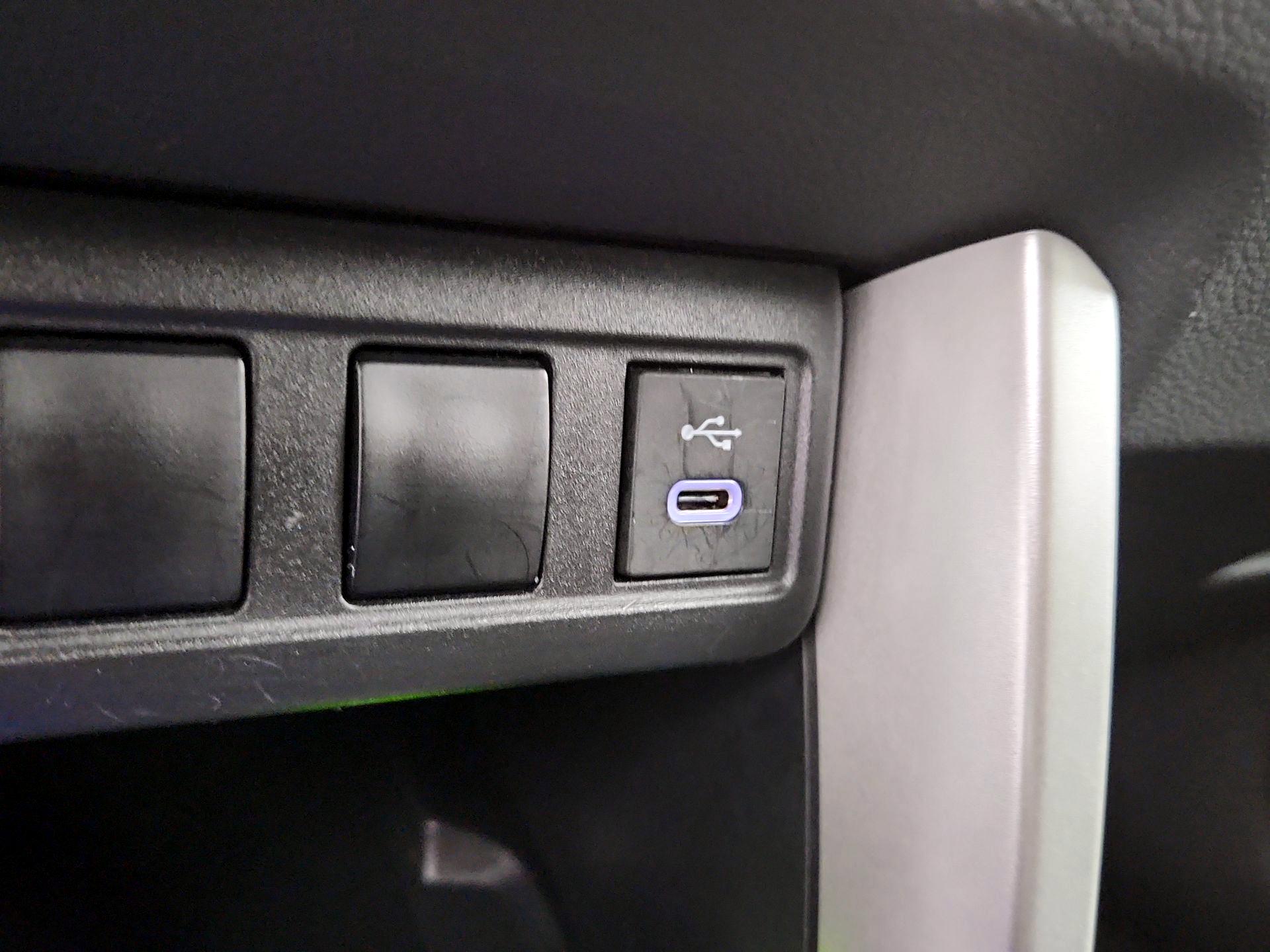 Thumbnail: 2025 Toyota Corolla Cross - 18