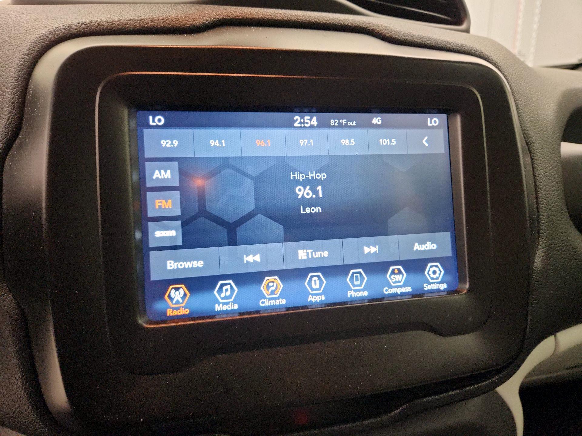 Thumbnail: 2021 Jeep Renegade - 15