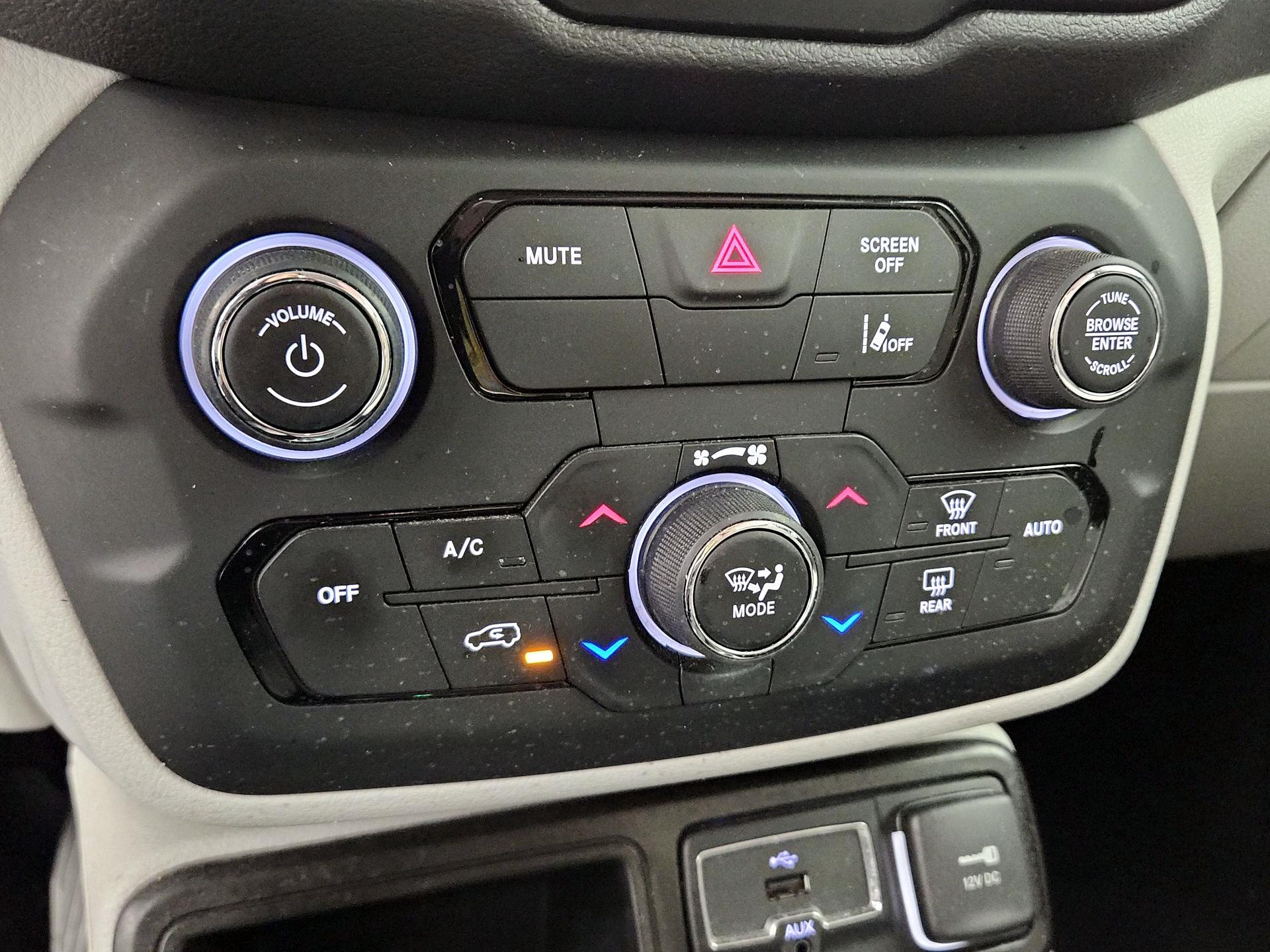 Thumbnail: 2021 Jeep Renegade - 16