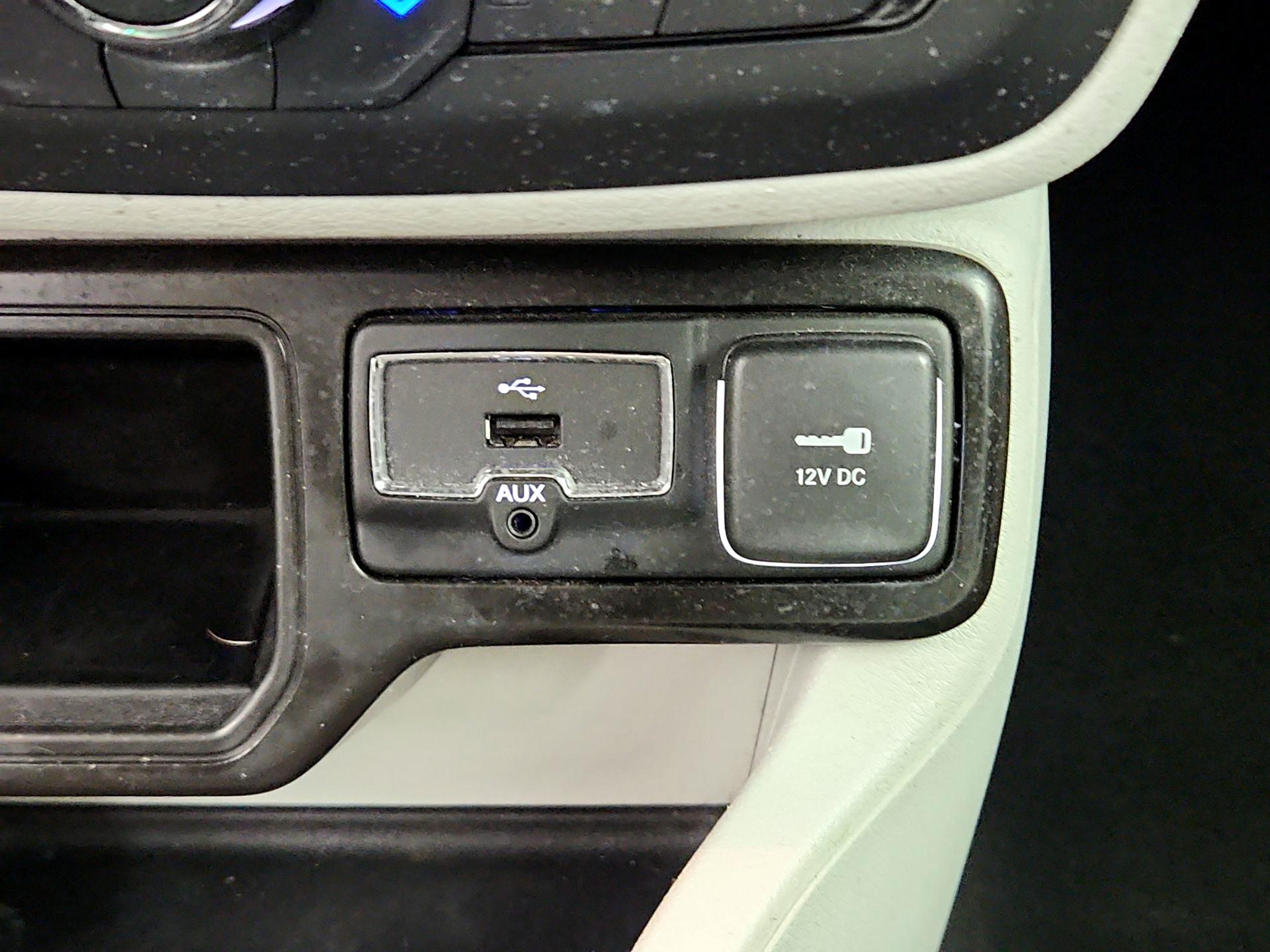 Thumbnail: 2021 Jeep Renegade - 18