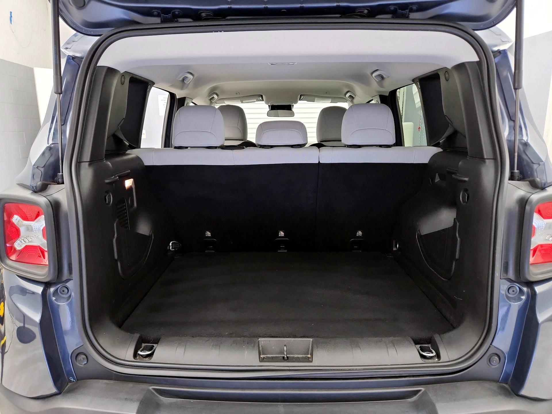 Thumbnail: 2021 Jeep Renegade - 20