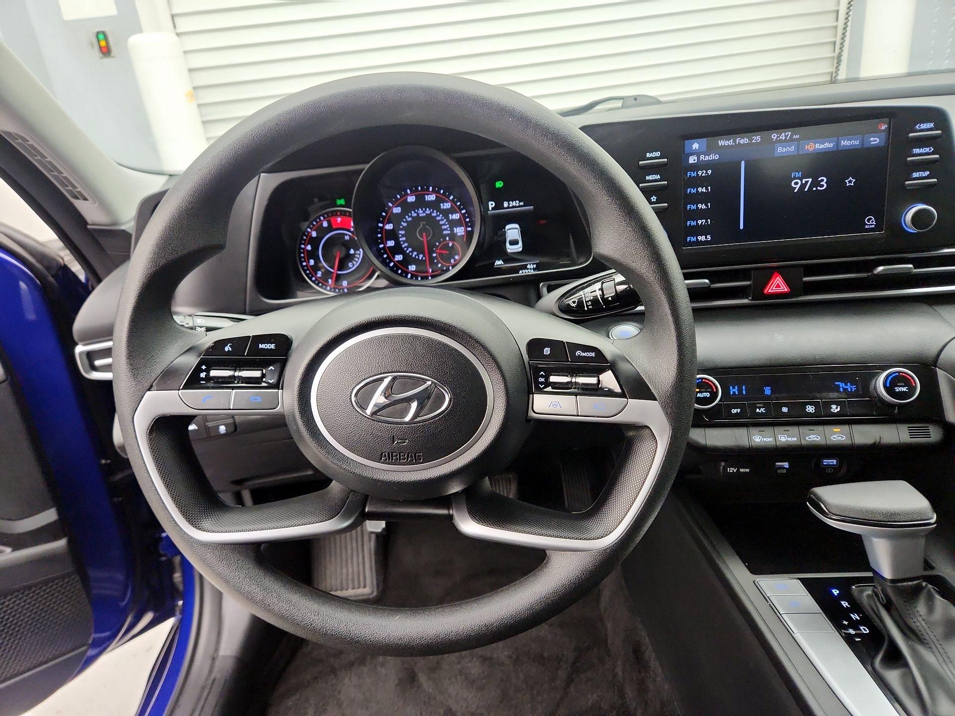 Thumbnail: 2023 Hyundai Elantra - 10