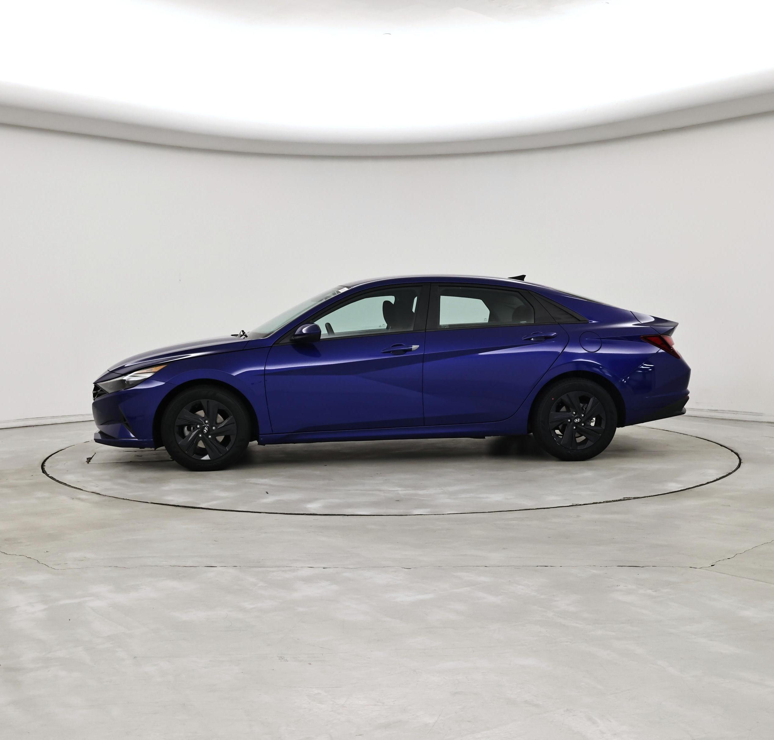 Thumbnail: 2023 Hyundai Elantra - 3