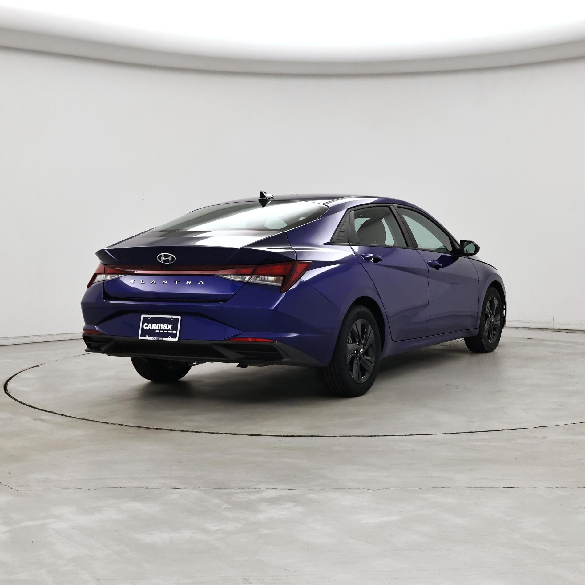 Thumbnail: 2023 Hyundai Elantra - 8