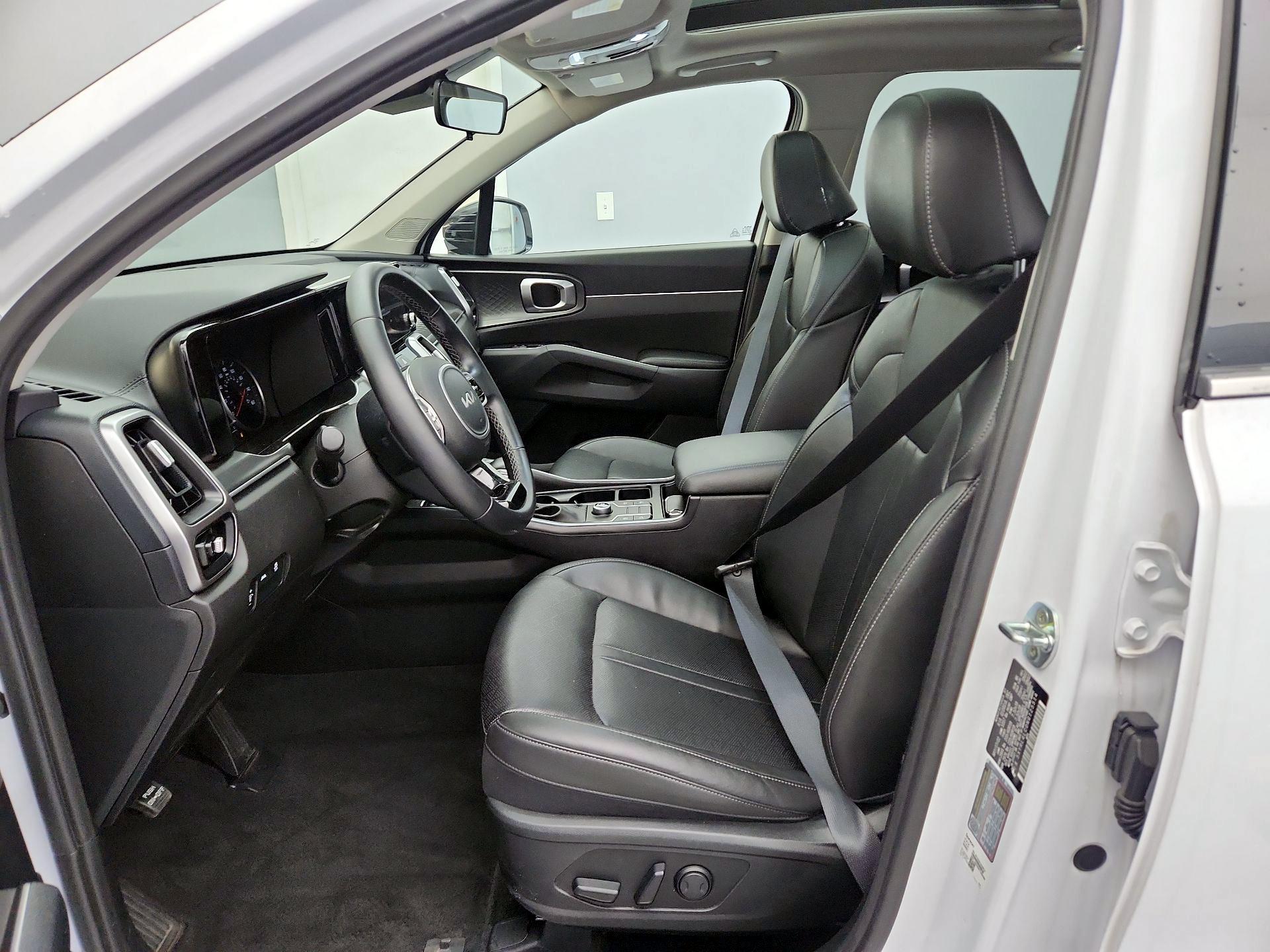 Thumbnail: 2022 Kia Sorento - 11