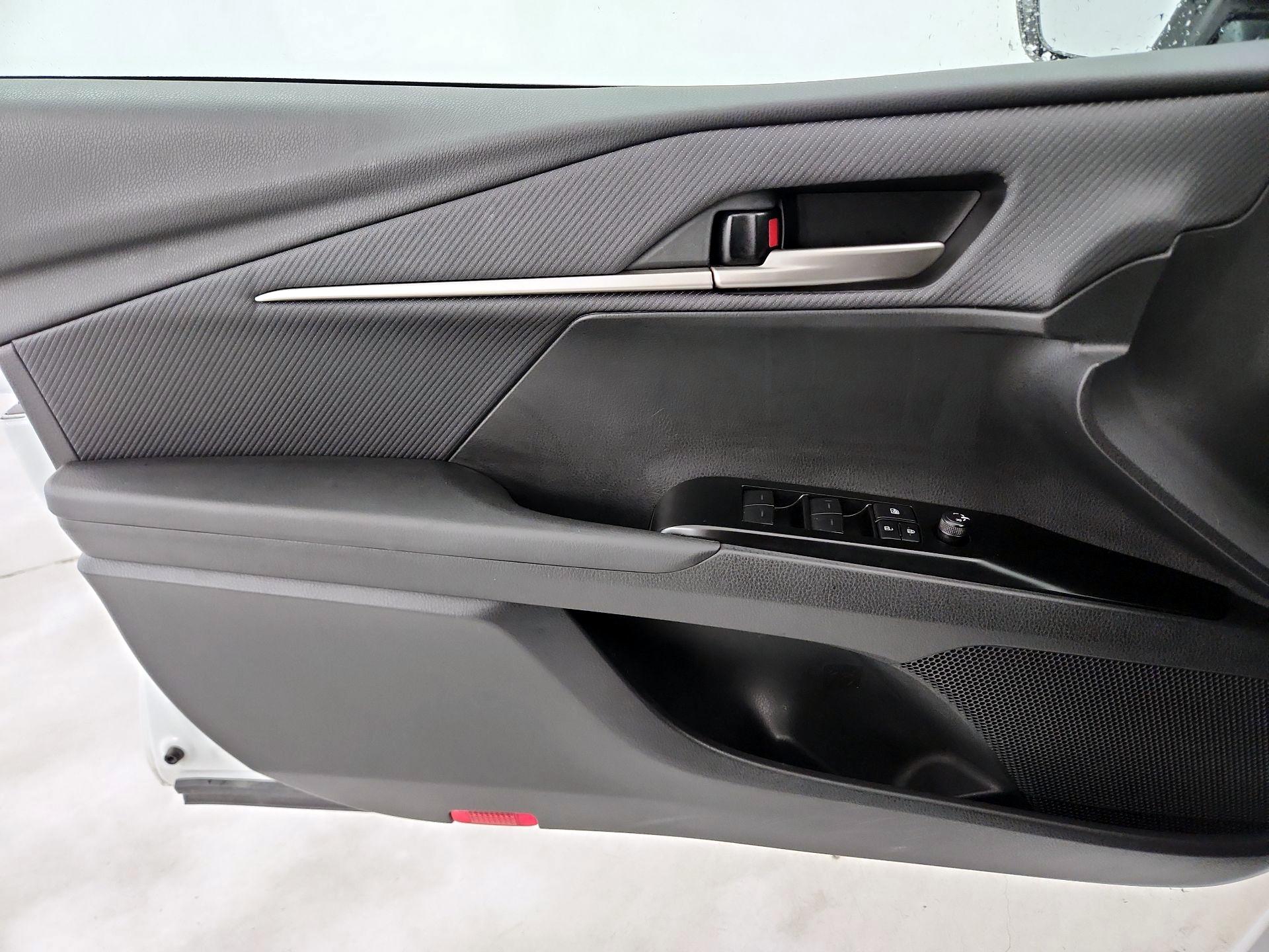 Thumbnail: 2025 Toyota Camry - 12