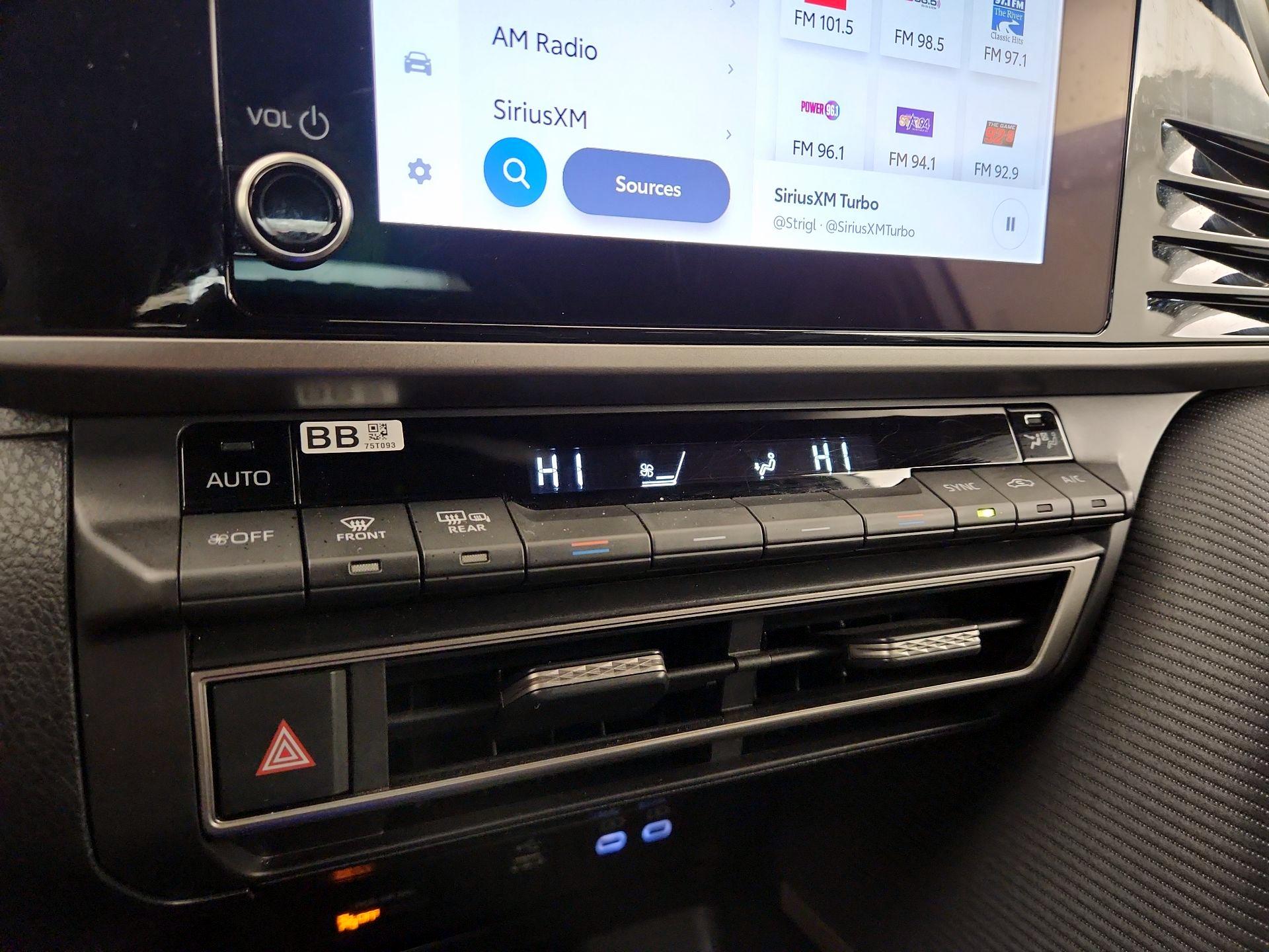 Thumbnail: 2025 Toyota Camry - 16