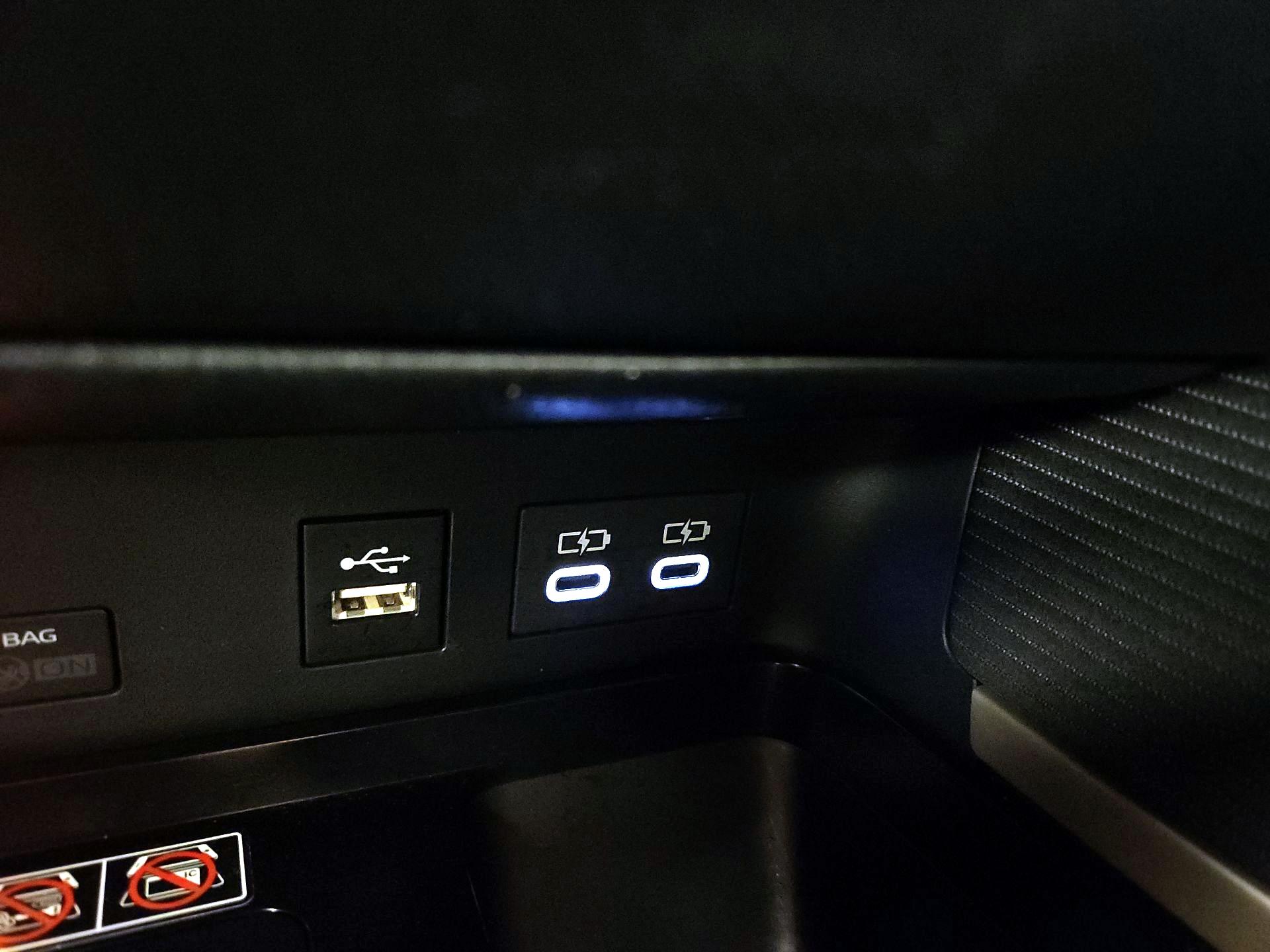 Thumbnail: 2025 Toyota Camry - 18