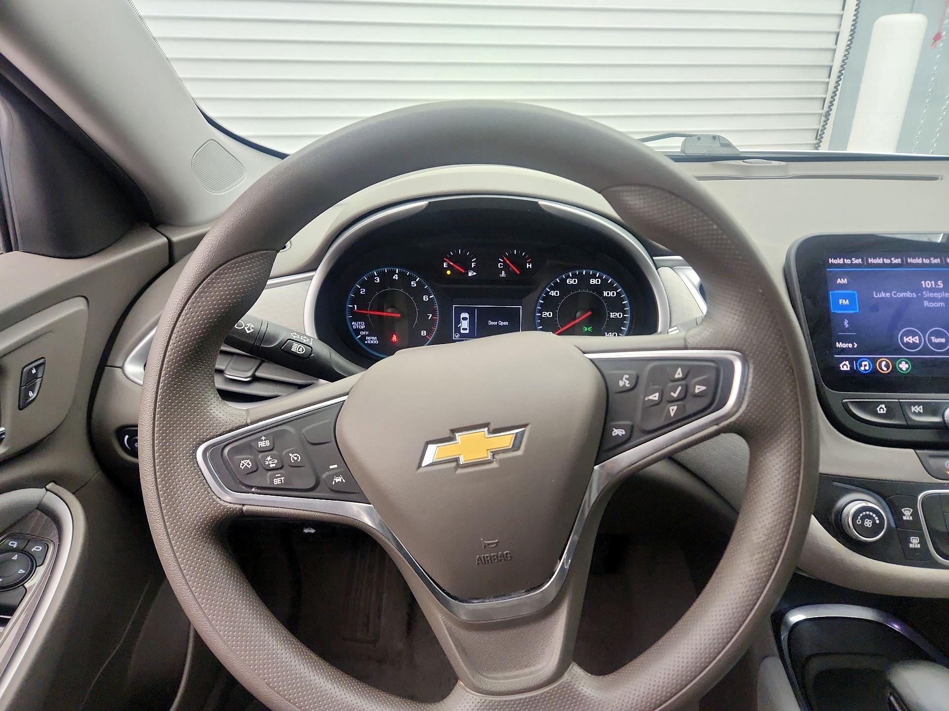 Thumbnail: 2021 Chevrolet Malibu - 10