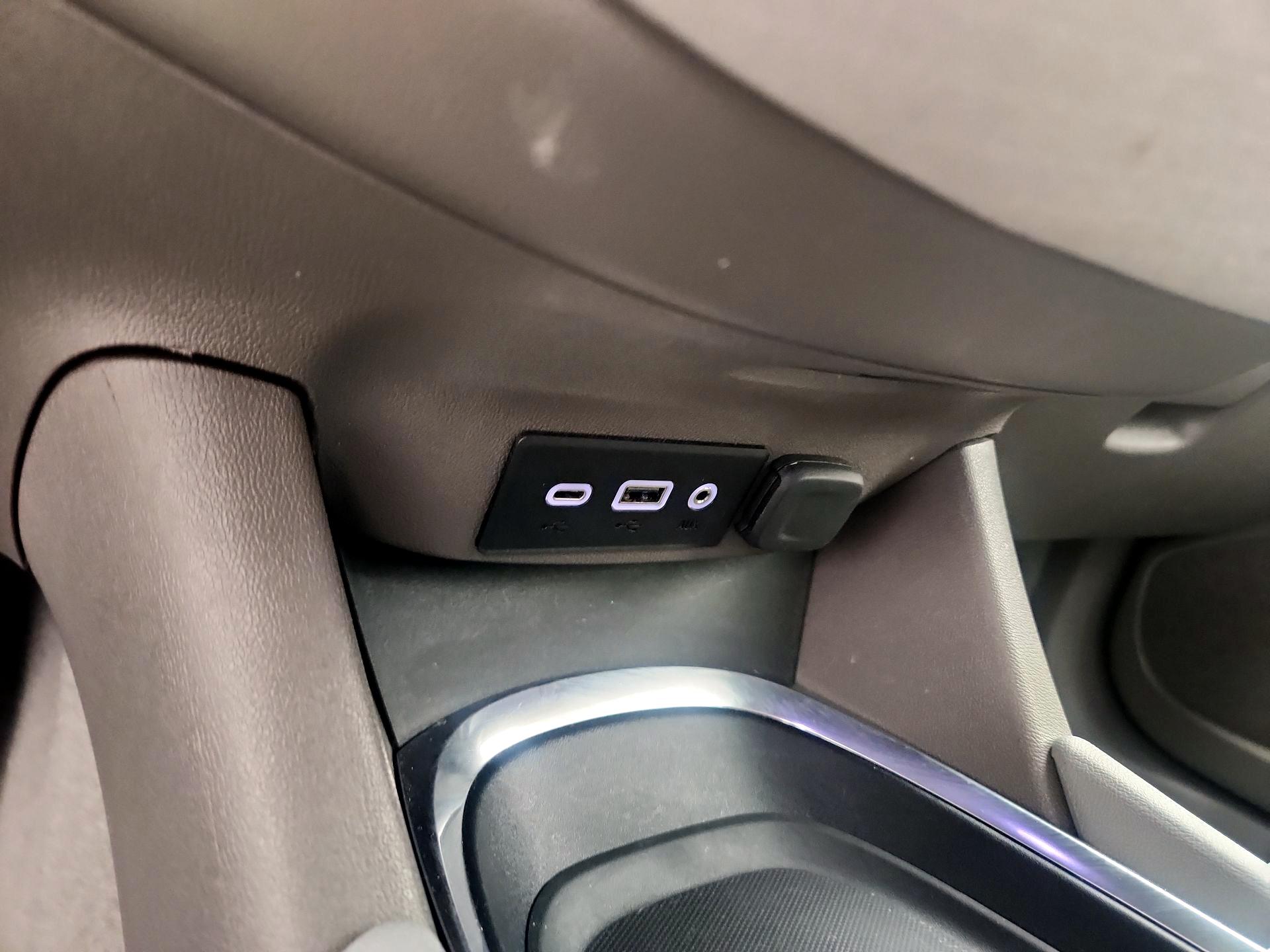Thumbnail: 2021 Chevrolet Malibu - 18