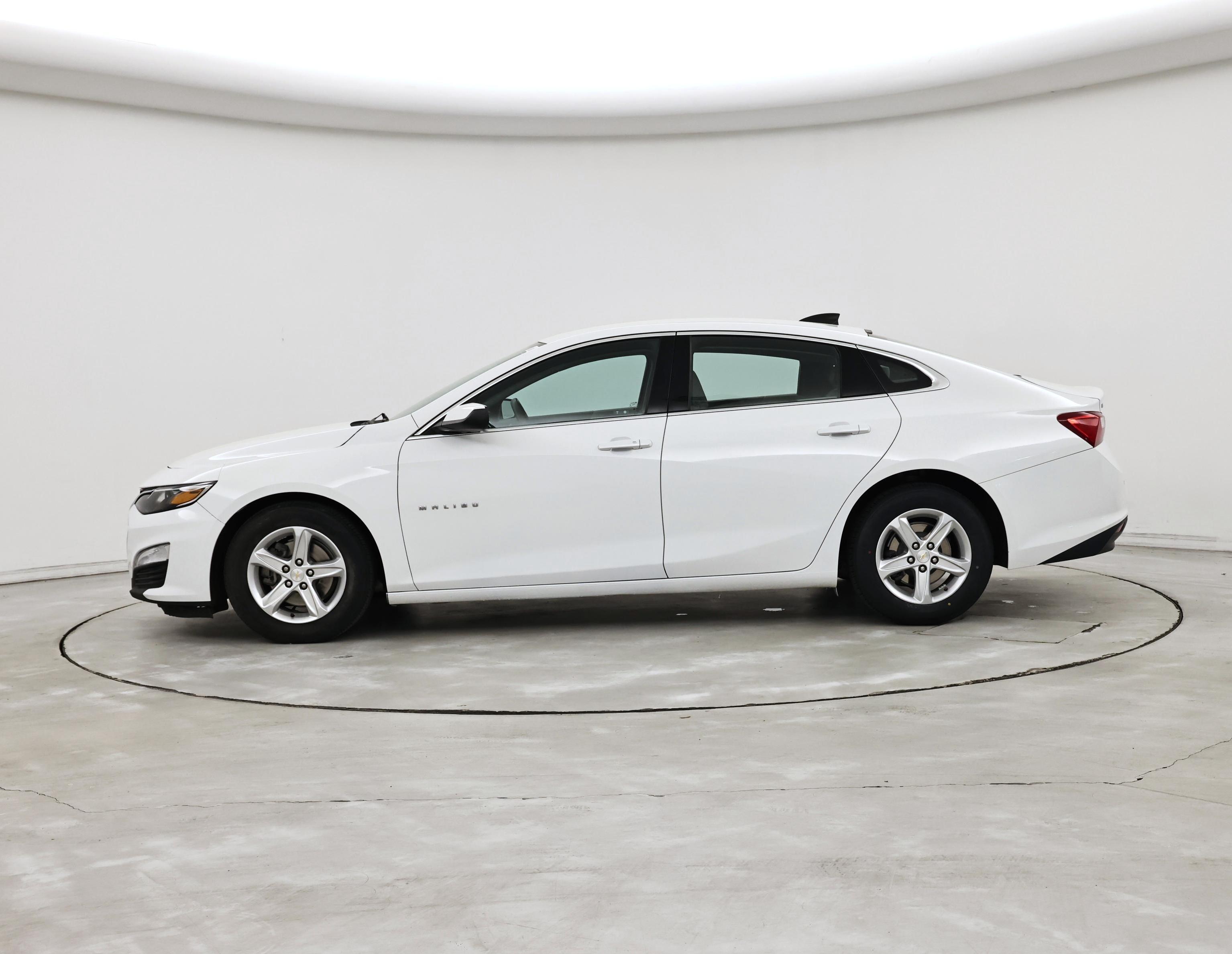 Thumbnail: 2021 Chevrolet Malibu - 3