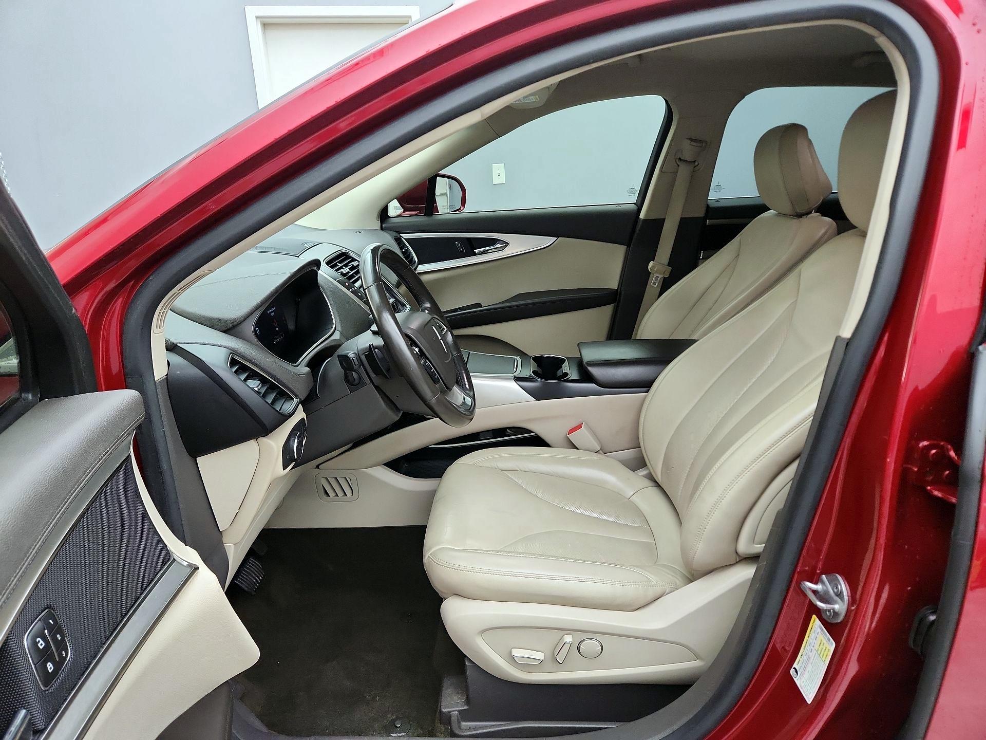 Thumbnail: 2020 Lincoln Nautilus - 11