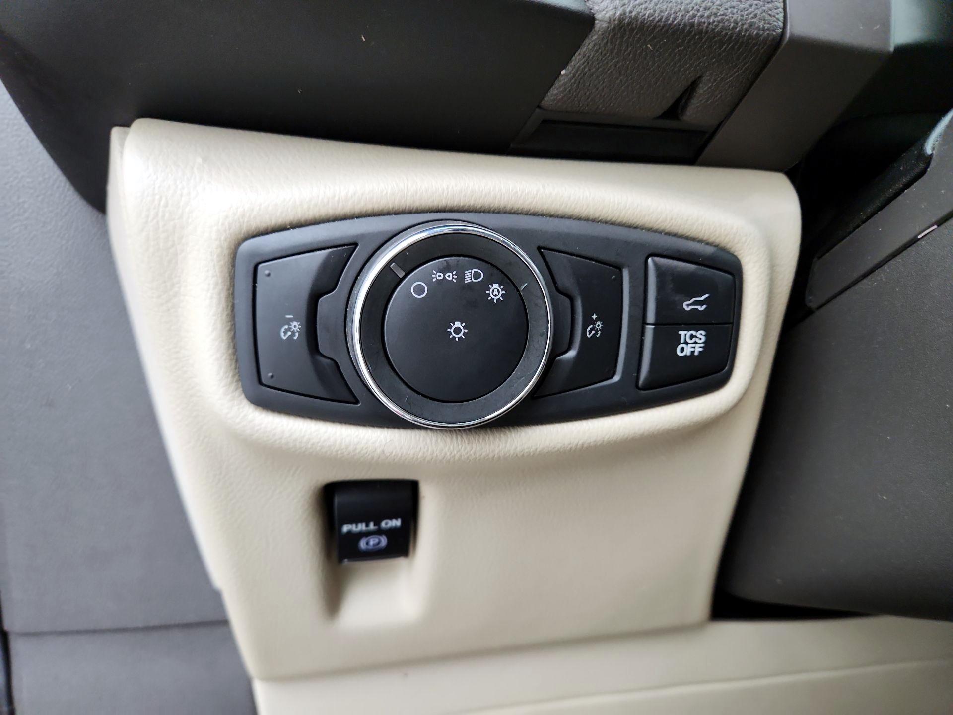 Thumbnail: 2020 Lincoln Nautilus - 13