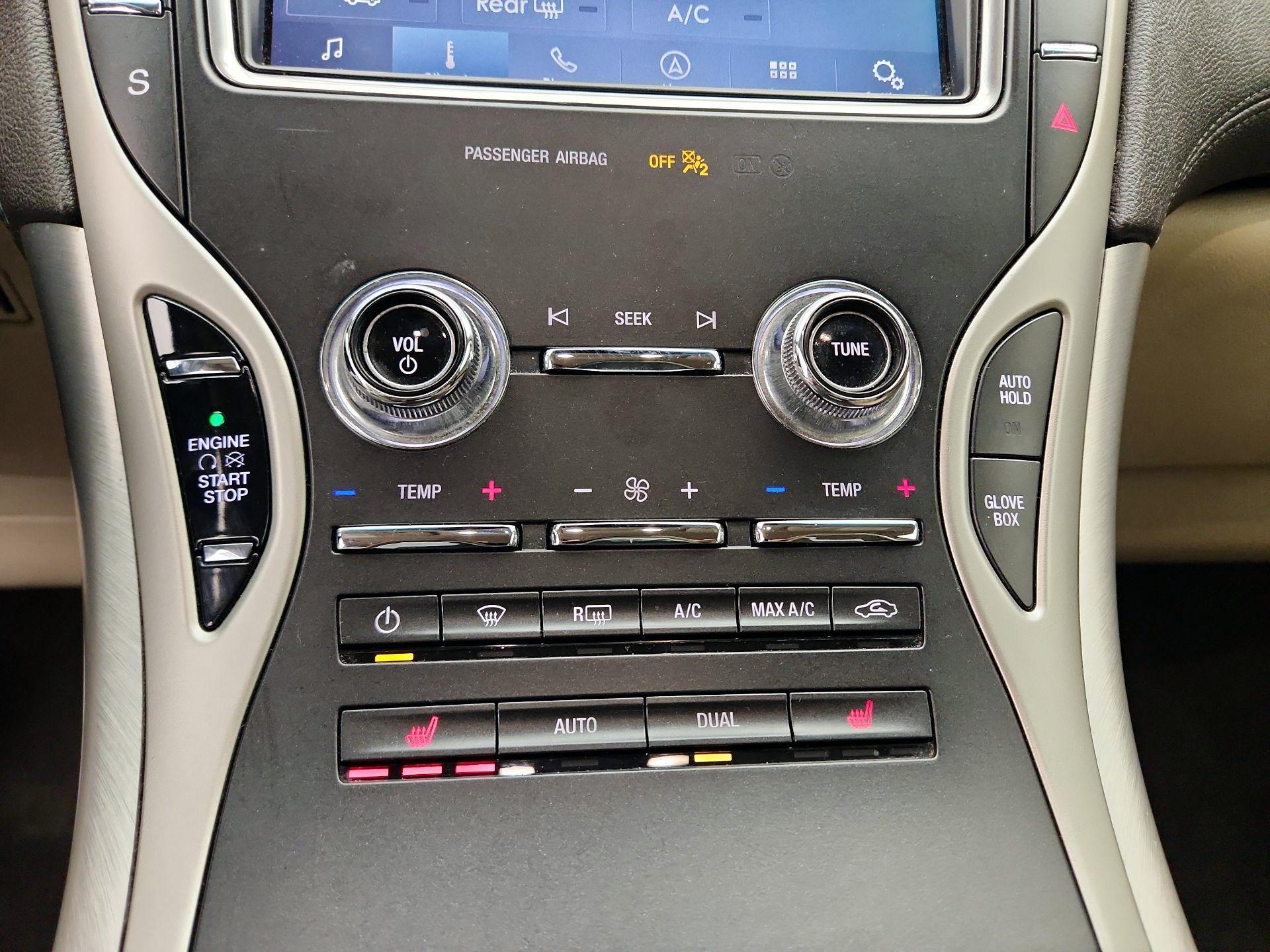 Thumbnail: 2020 Lincoln Nautilus - 17