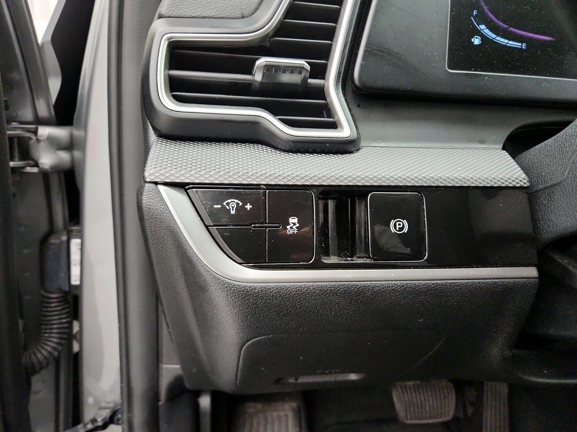 Thumbnail: 2024 Kia Sportage - 13