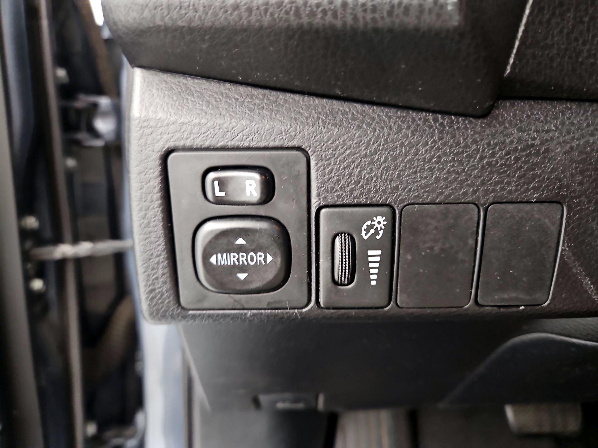 Thumbnail: 2015 Toyota Corolla - 13