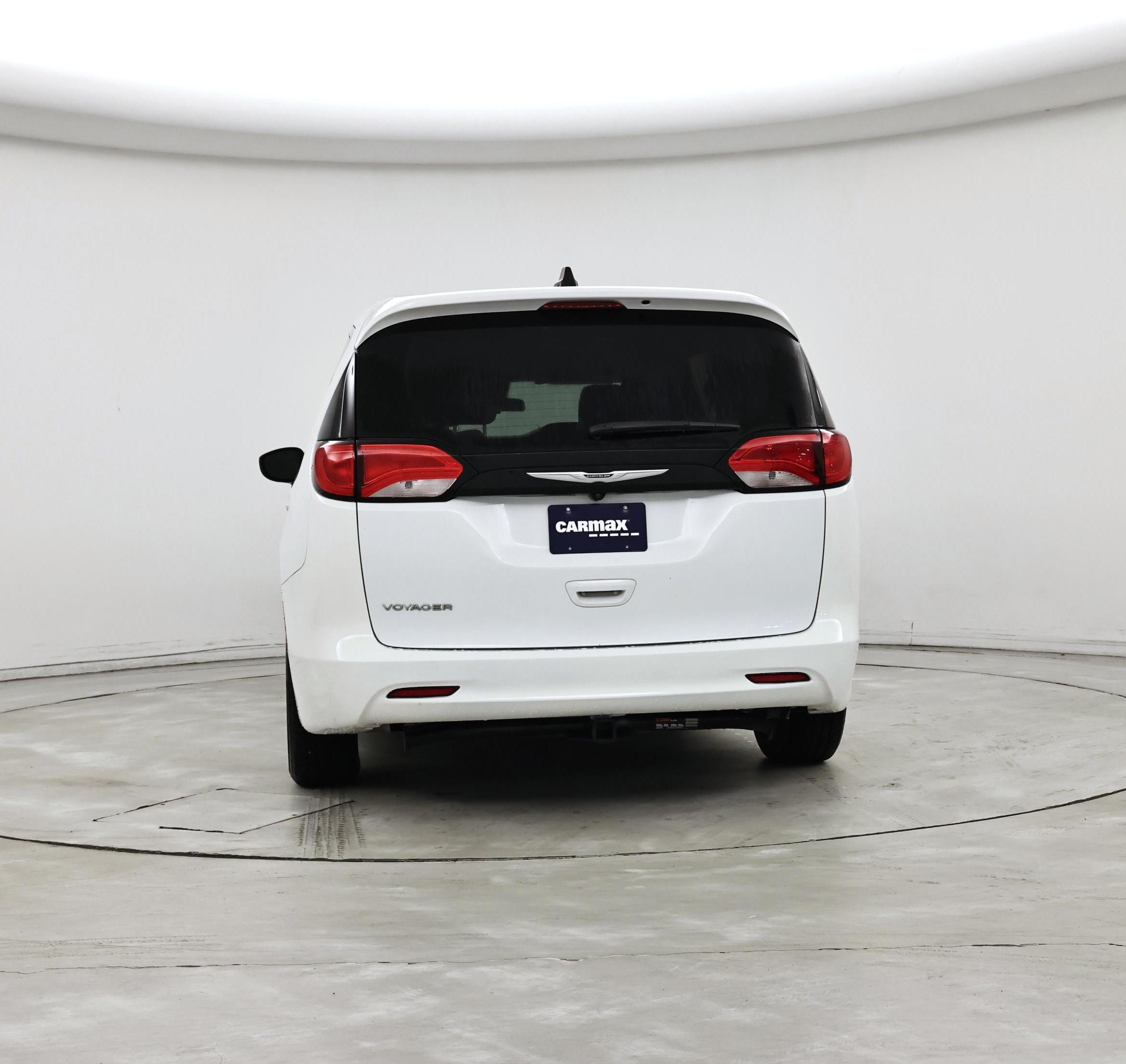 Thumbnail: 2022 Chrysler Voyager - 6