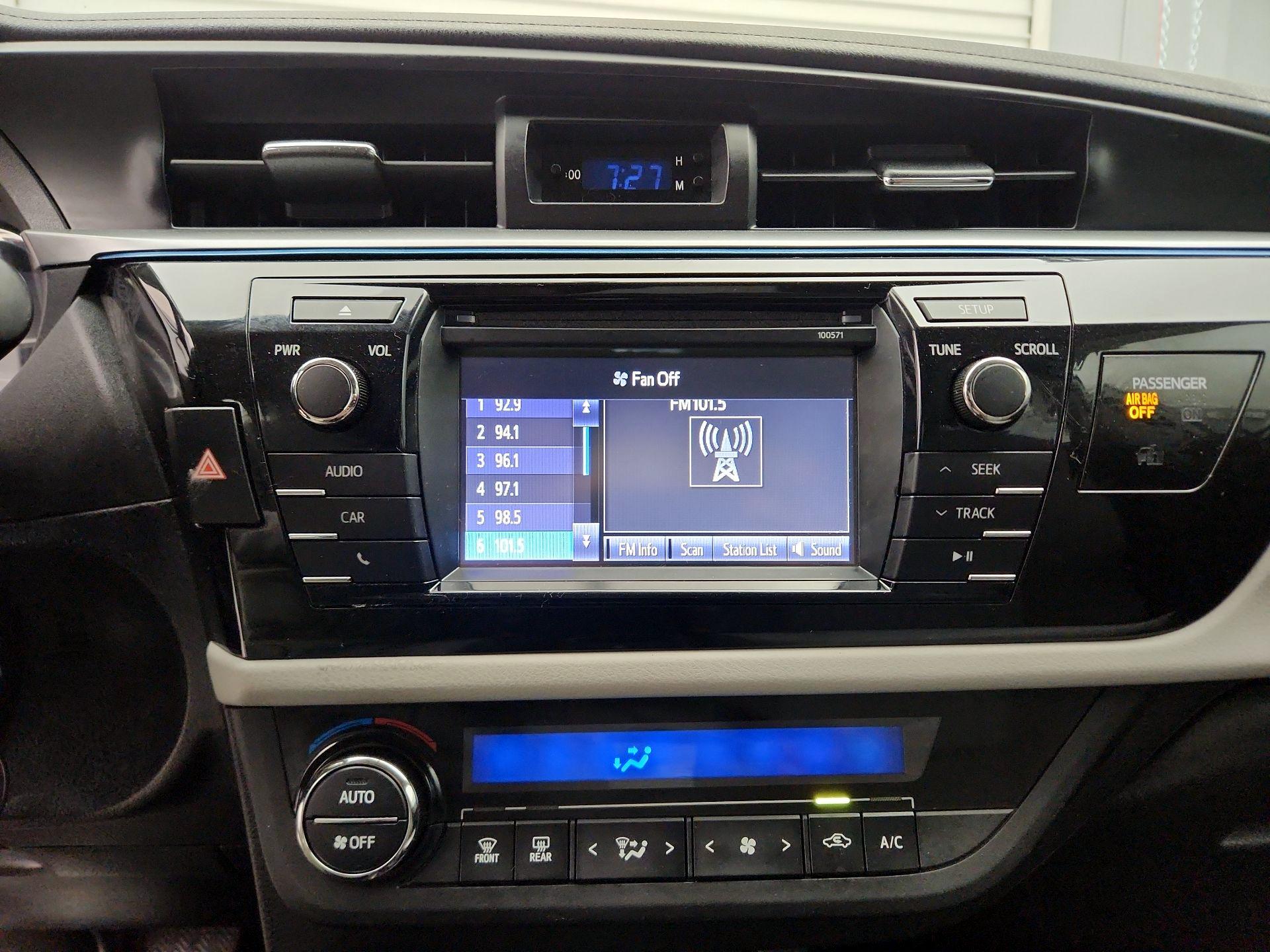 Thumbnail: 2016 Toyota Corolla - 15