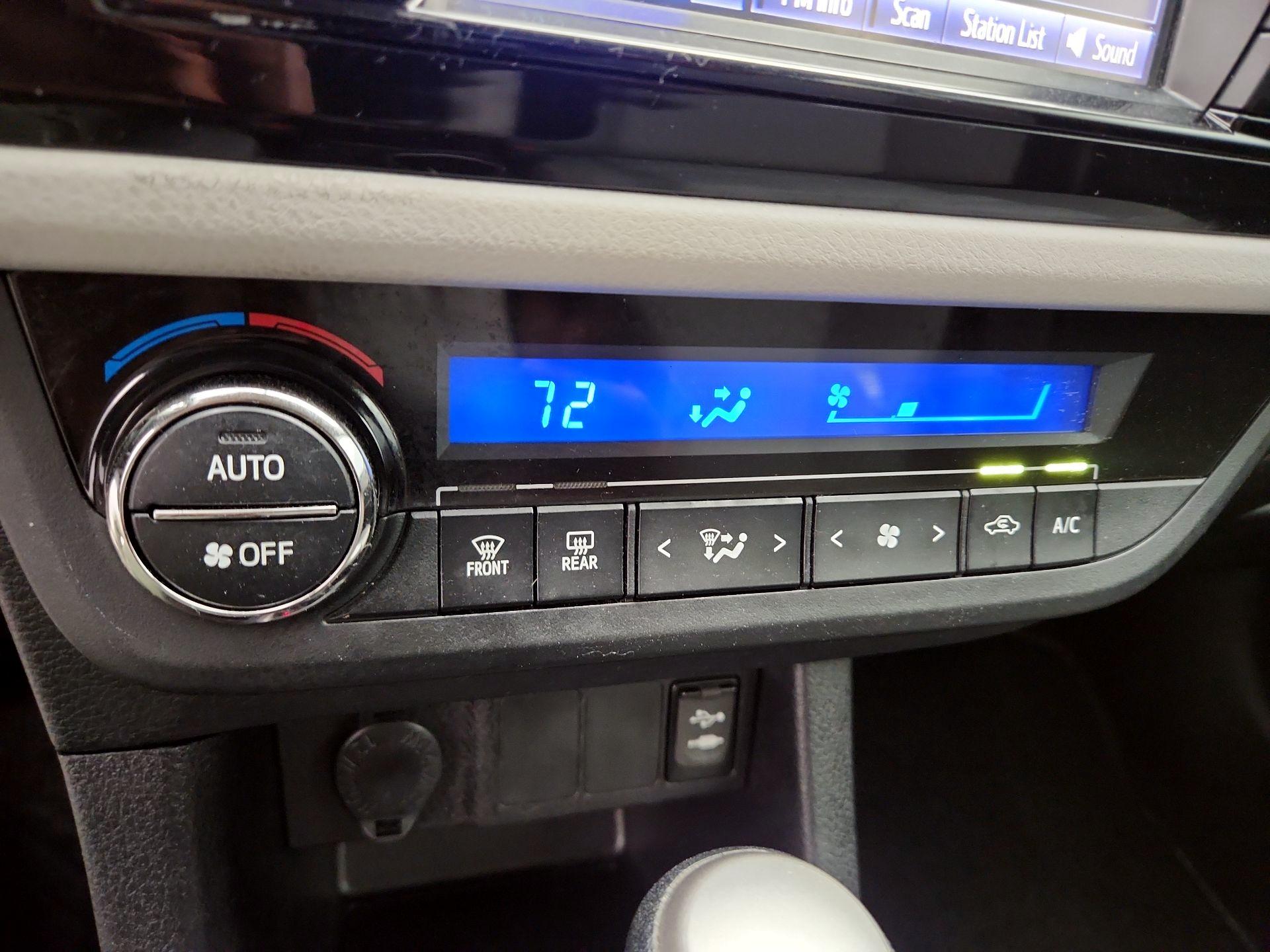 Thumbnail: 2016 Toyota Corolla - 16