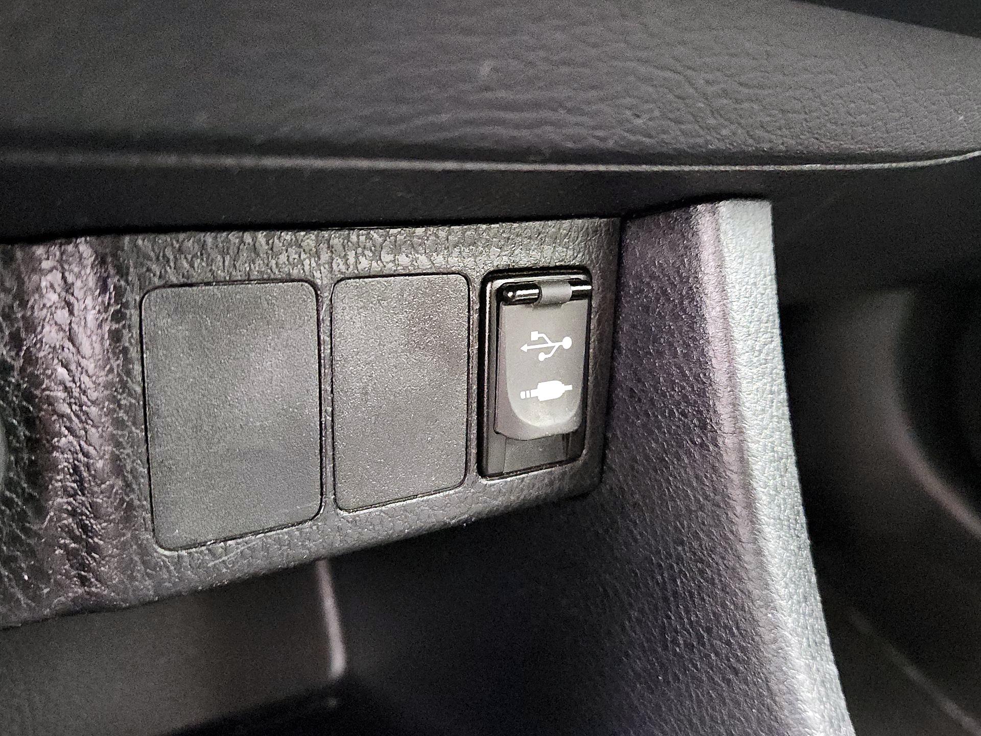 Thumbnail: 2016 Toyota Corolla - 18