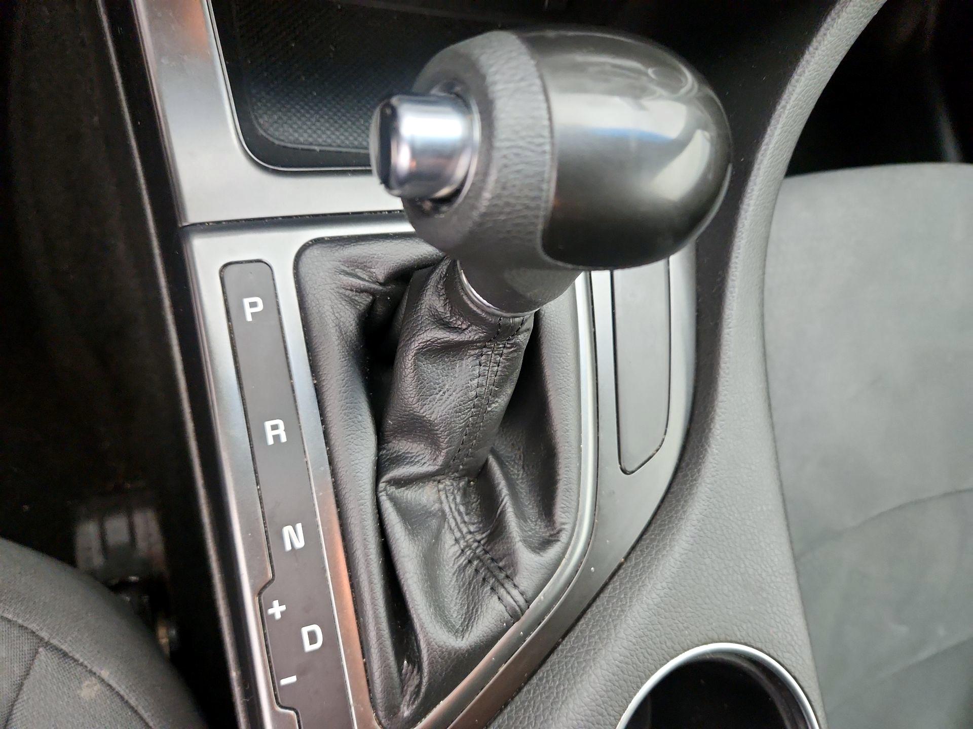 Thumbnail: 2015 Kia Optima - 16